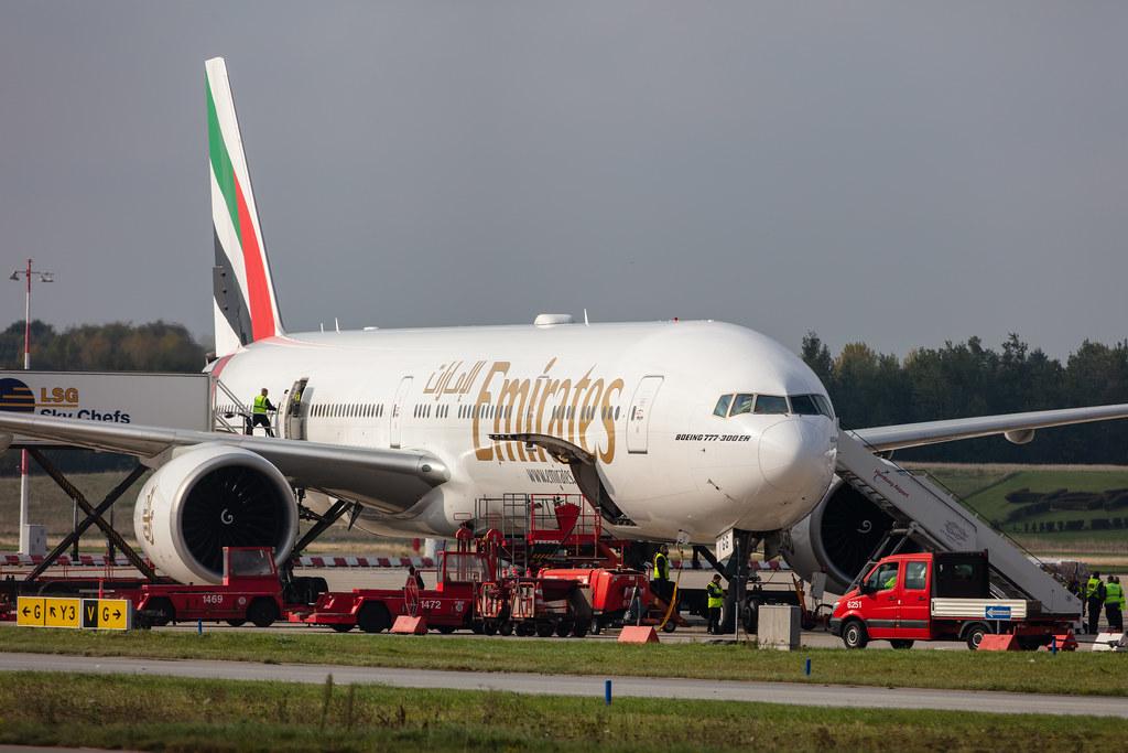 Hamburg Airport: Emirates (EK / UAE) |  Boeing 777-31H(ER) B77W | A6-EGG | MSN 41070
