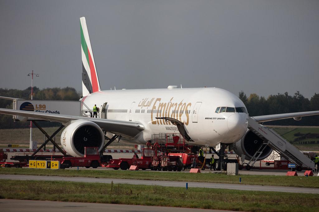 Hamburg Airport: Emirates (EK / UAE) |  Boeing 777-31H(ER) B77W | A6-EGG | MSN 41070