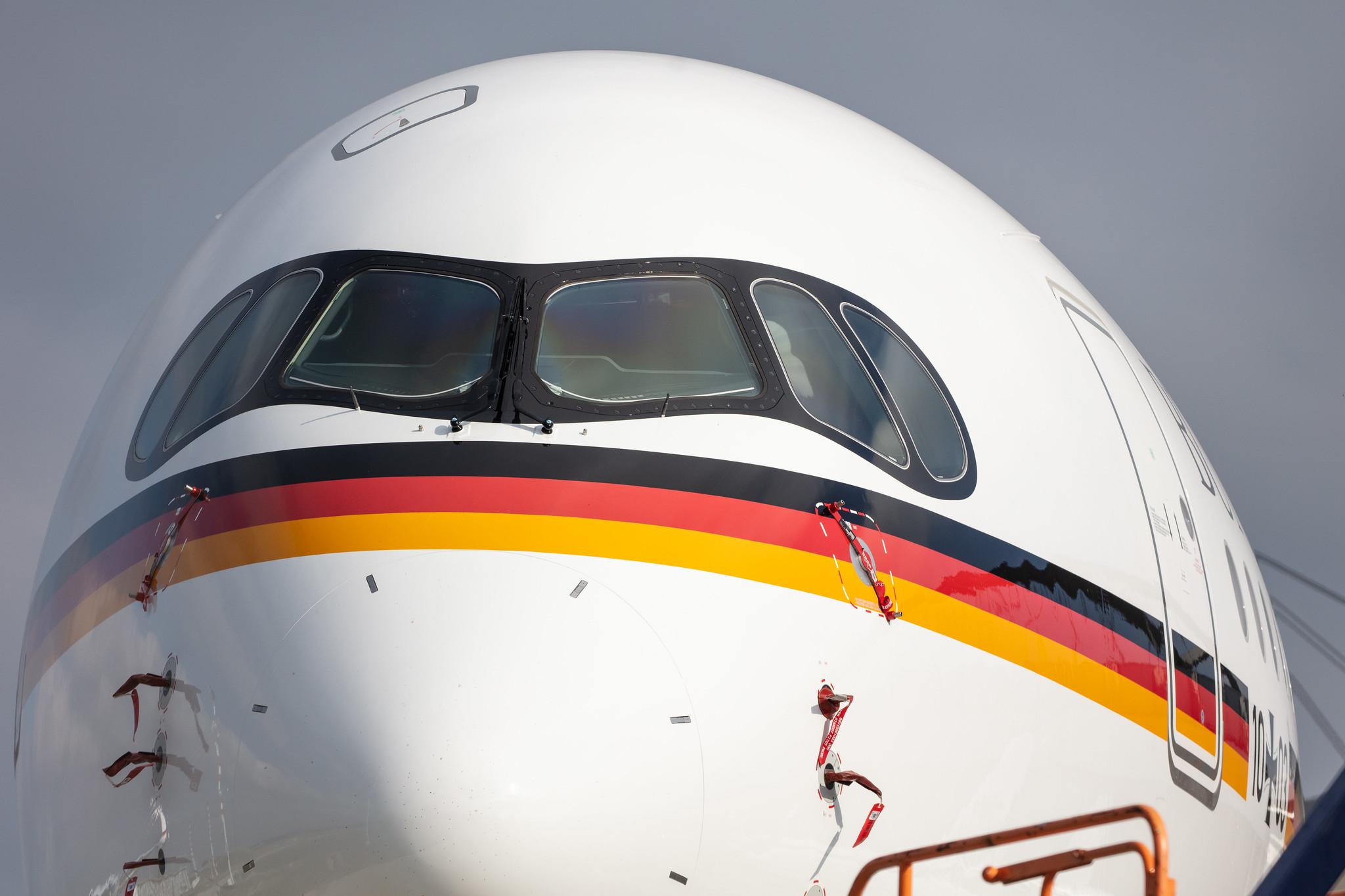 Hamburg Airport: German Air Force (/ GAF) |  Airbus A350-941 A359 | D-AGAF (10+03) | MSN 416