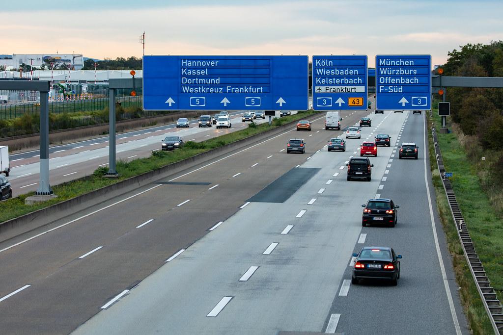 Frankfurt Airport: Autobahn A5 |