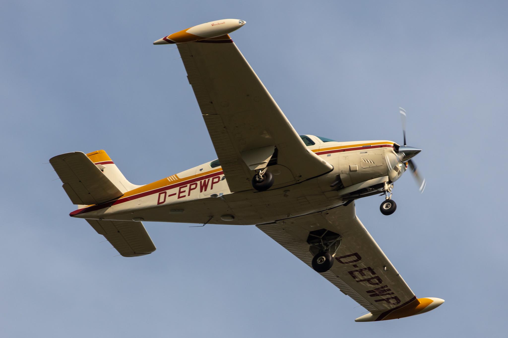 Hamburg Airport: Private Owner |  Beech F33A Bonanza BE33 | D-EPWP | MSN CE-1654