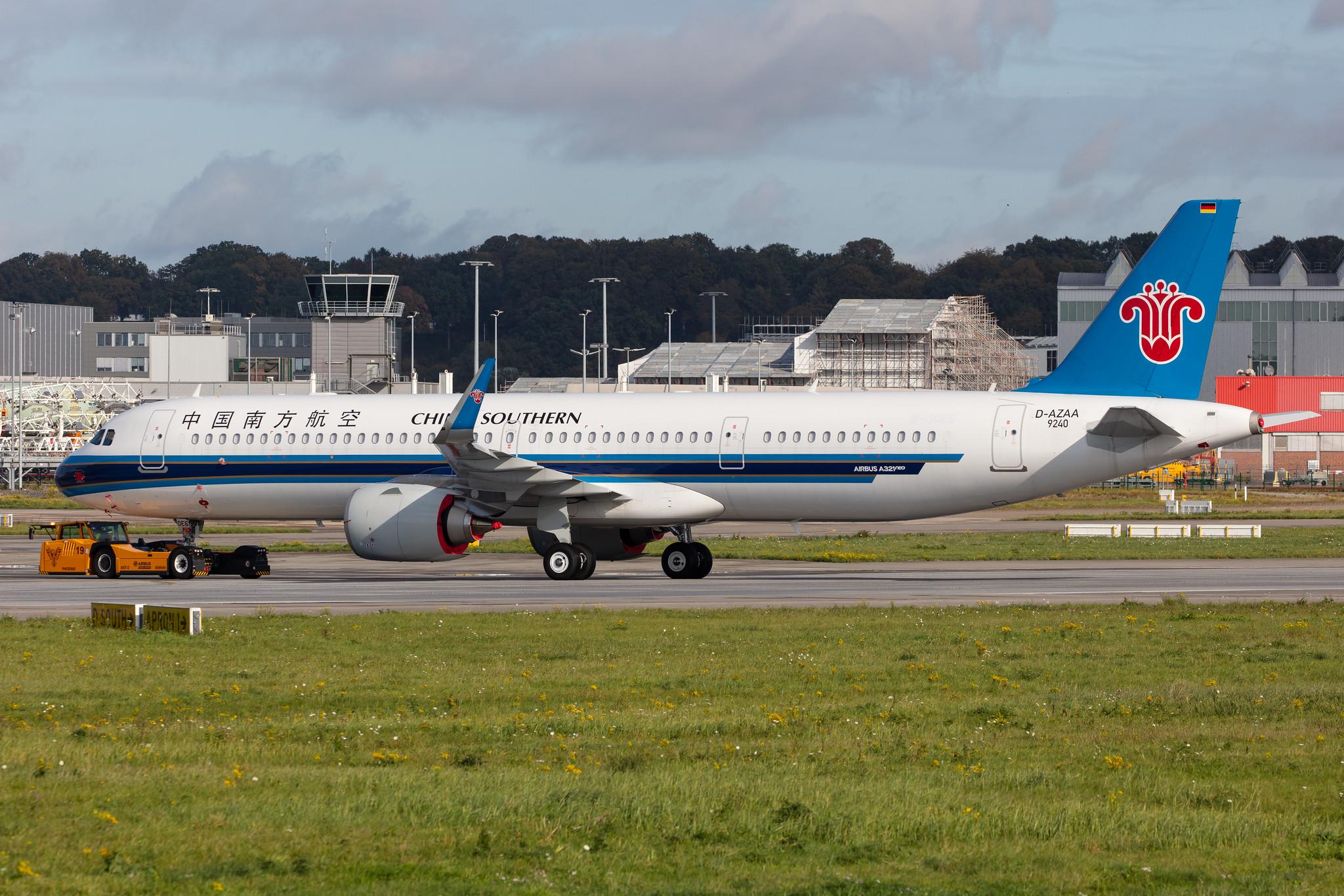 Hamburg Finkenwerder: China Southern Airlines (CZ / CSN) |  Airbus A321-253NX A21N | D-AZAA (B-30E6) | MSN 9240