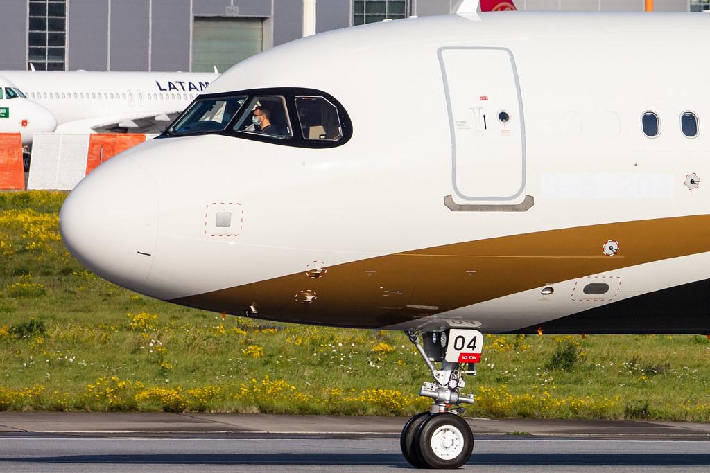 Hamburg Finkenwerder: STARLUX (JX / SJX) | Operator: Starlux Airlines |  Airbus A321-252NX A21N | D-AYAG | MSN 10077