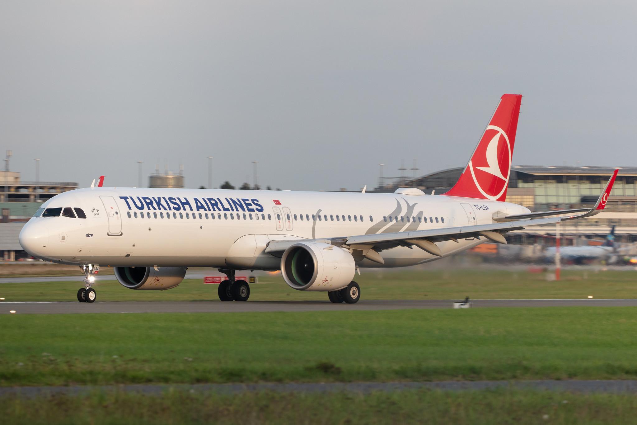 Hamburg Airport: Turkish Airlines (TK / THY) |  Airbus A321-271NX A21N | TC-LSA | MSN 8155