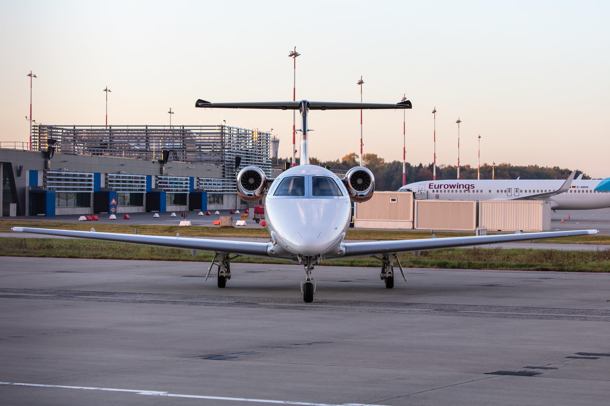 Hamburg Airport: Private owner |  Embraer Phenom 100 E50P | D-ICSH | MSN 50000143