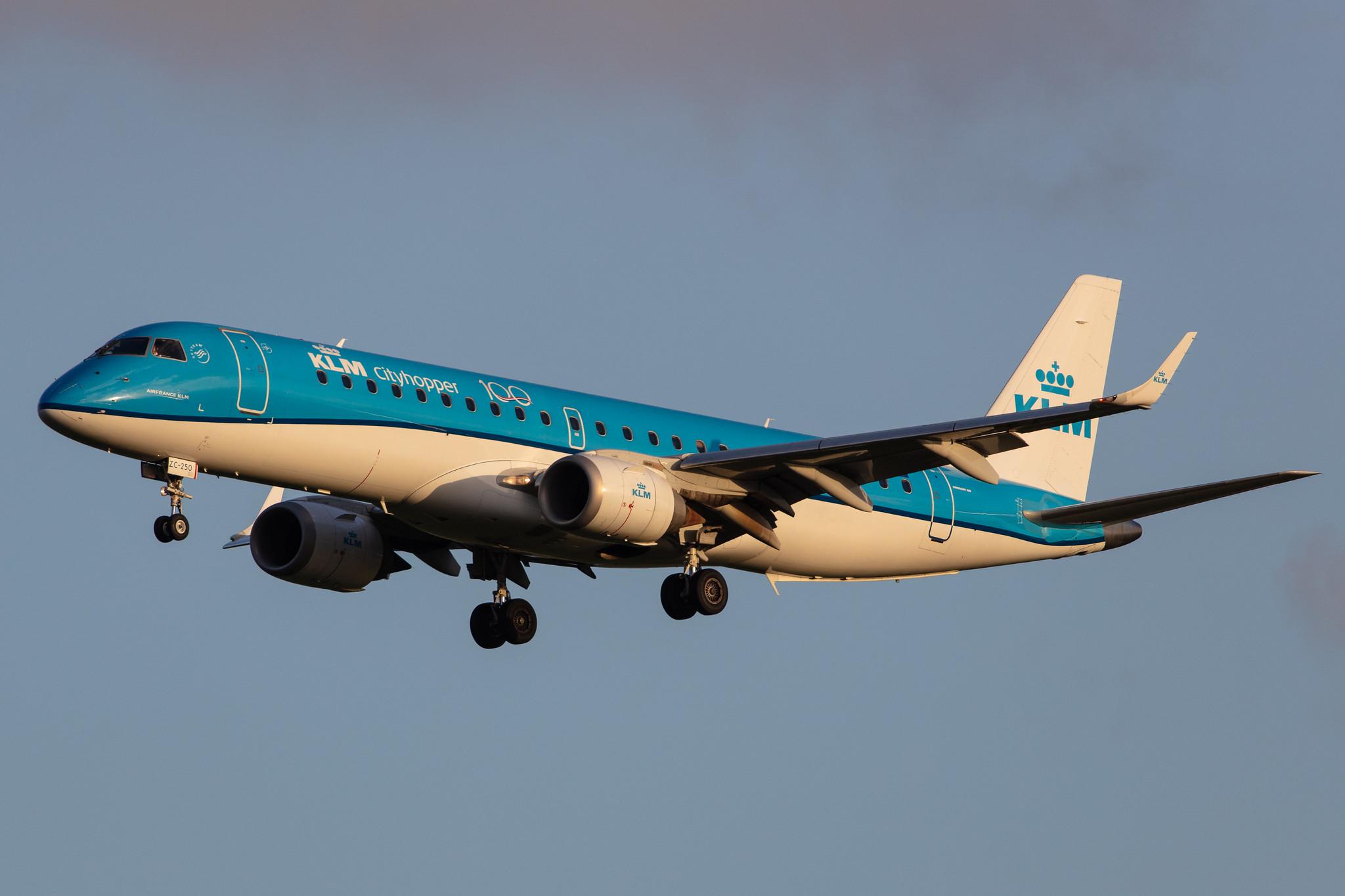 Amsterdam Airport Schiphol: KLM (KL / KLM) | Operator: KLM Cityhopper |  Embraer E190STD E190 | PH-EZC | MSN 19000250