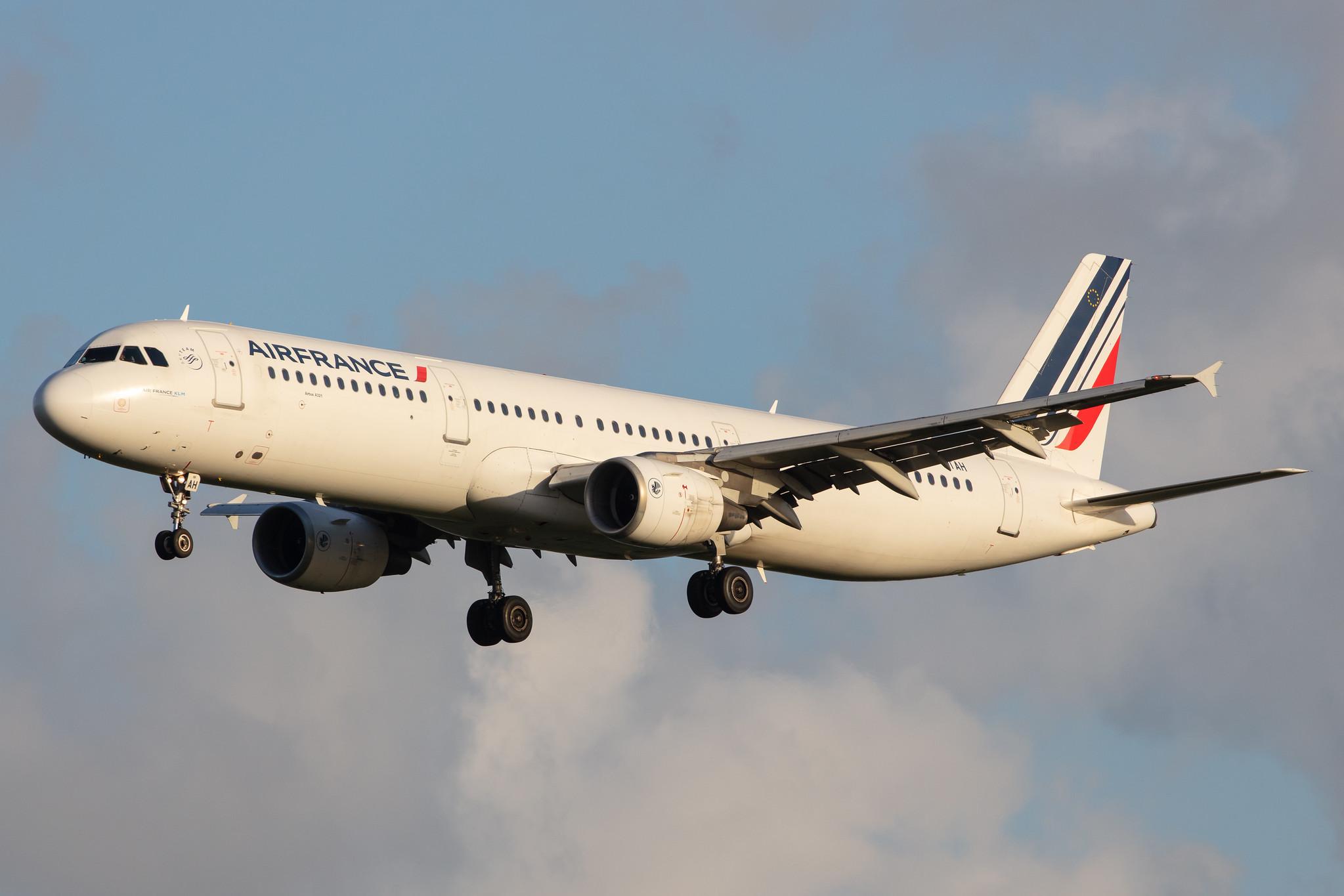 Amsterdam Airport Schiphol: Air France (AF / AFR) |  Airbus A321-212 A321 | F-GTAH | MSN 1133