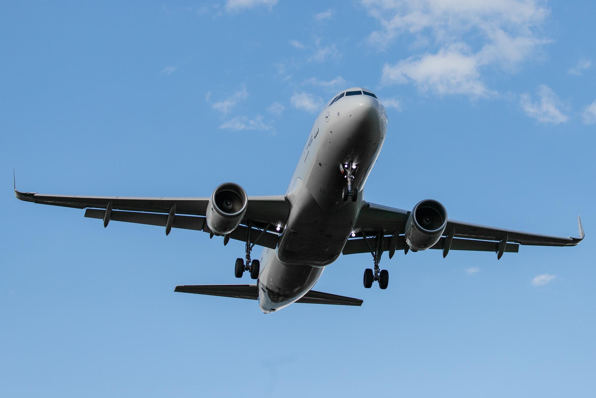 Hamburg Airport: Lufthansa (LH / DLH) |  Airbus A320-214 A320 | D-AIWC | MSN 8667