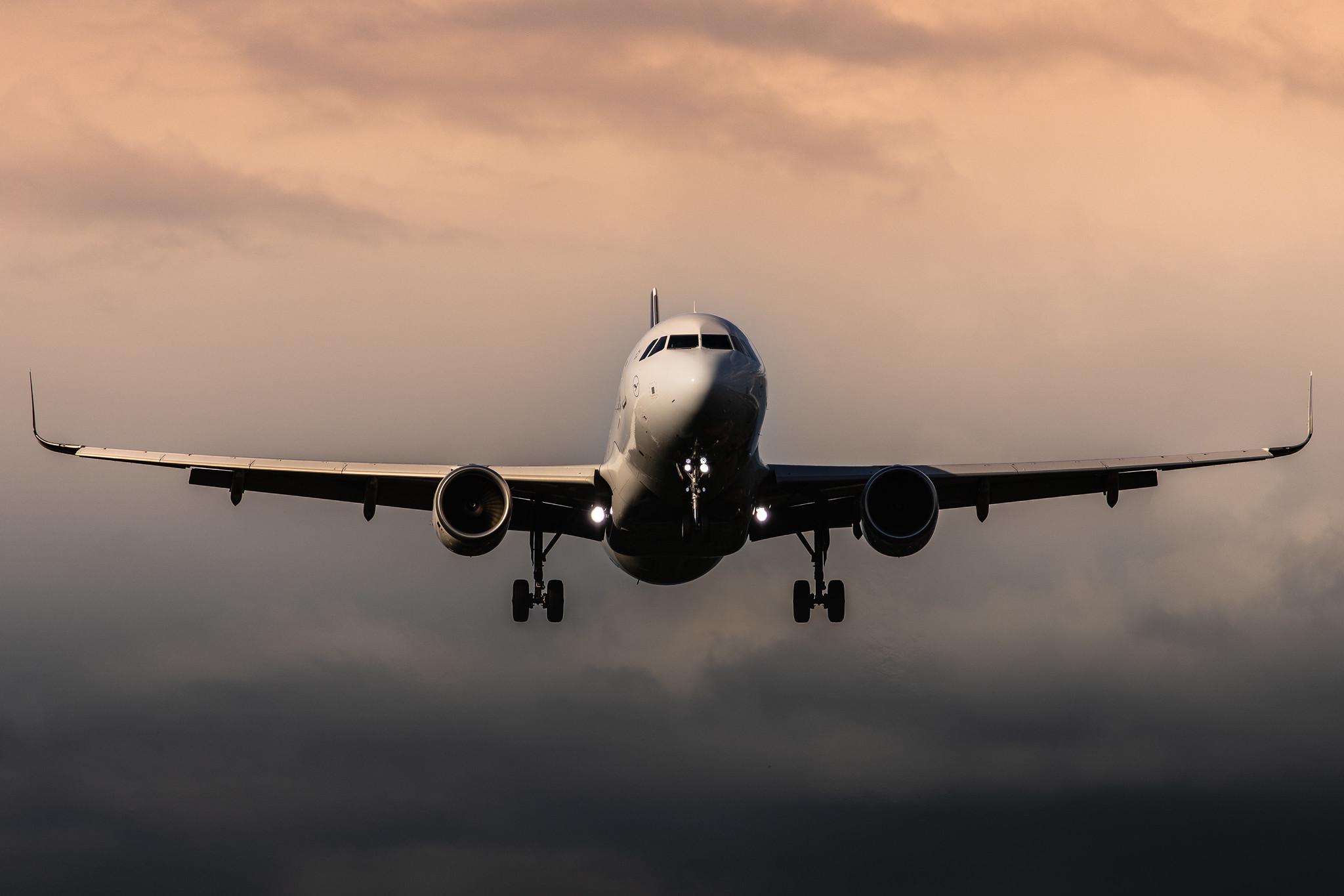 Hamburg Airport: Lufthansa (LH / DLH) |  Airbus A320-214 A320 | D-AIWC | MSN 8667