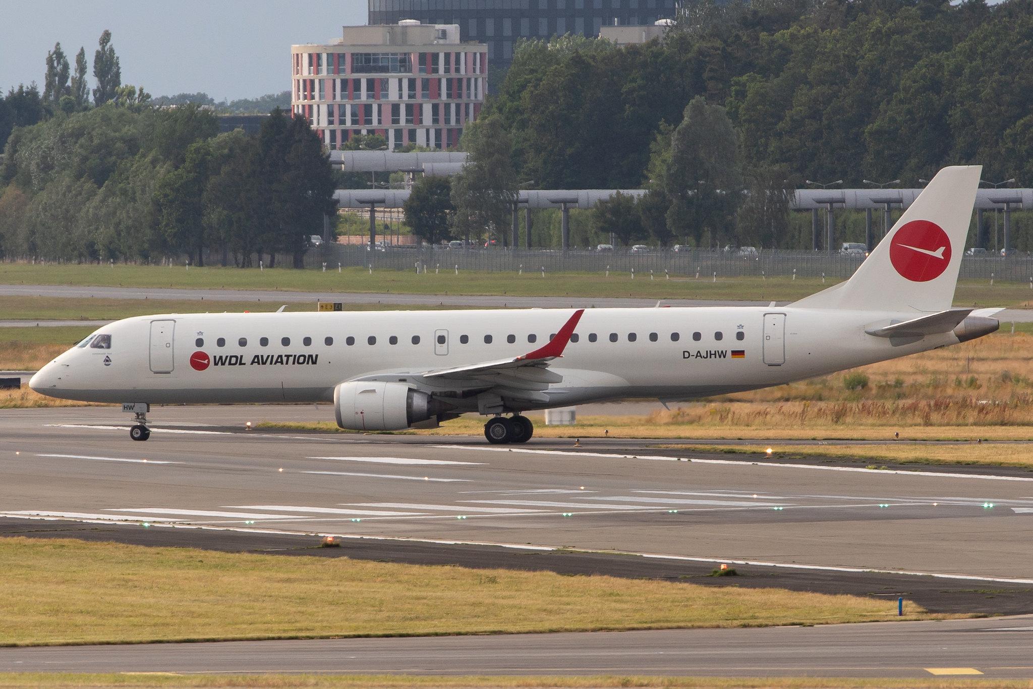 Hamburg Airport: WDL Aviation (WH / WDL) |  Embraer E190LR E190 | D-AJHW | MSN 19000061
