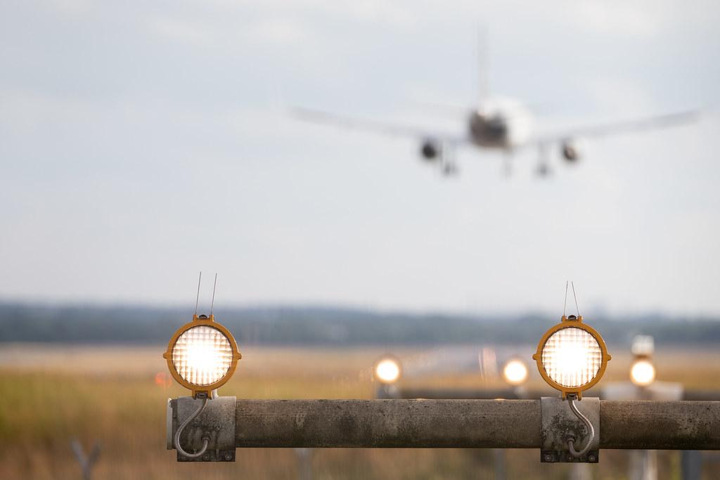 Hamburg Airport: Landung Runway 23 |