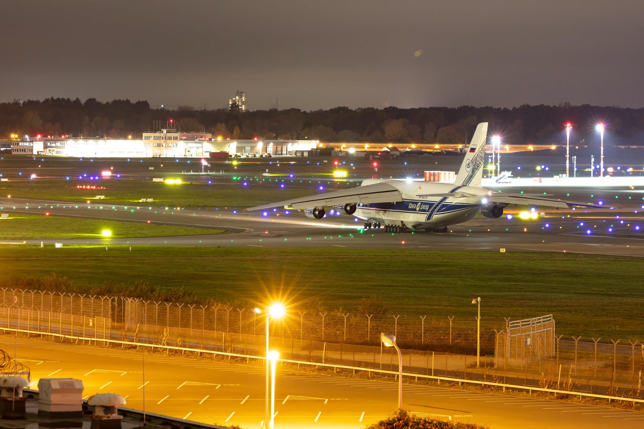 Hamburg Airport: Volga-Dnepr Airlines (VI / VDA) |  Antonov An-124 A124 | RA-82078 | MSN 9773054559153