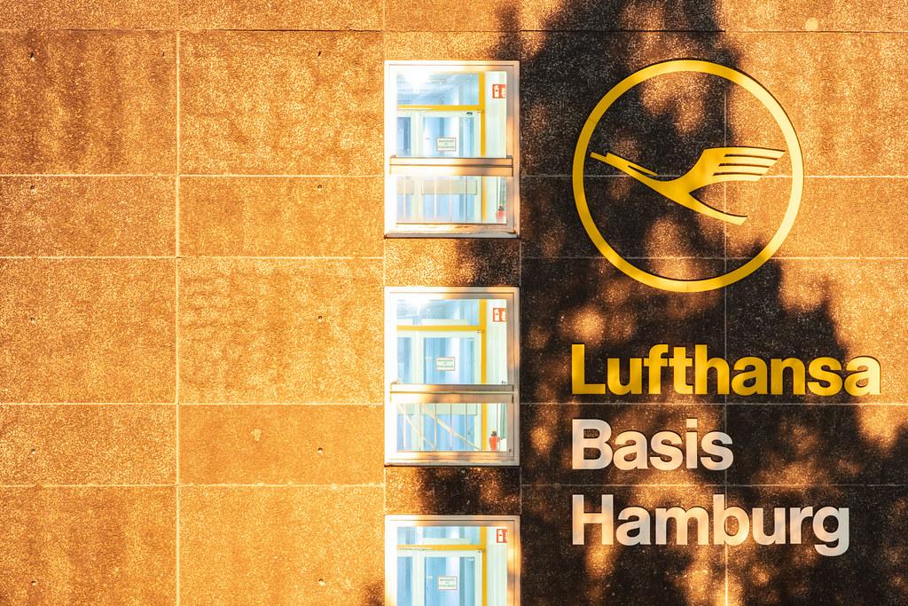 Hamburg Airport: Lufthansa Basis Hamburg |
