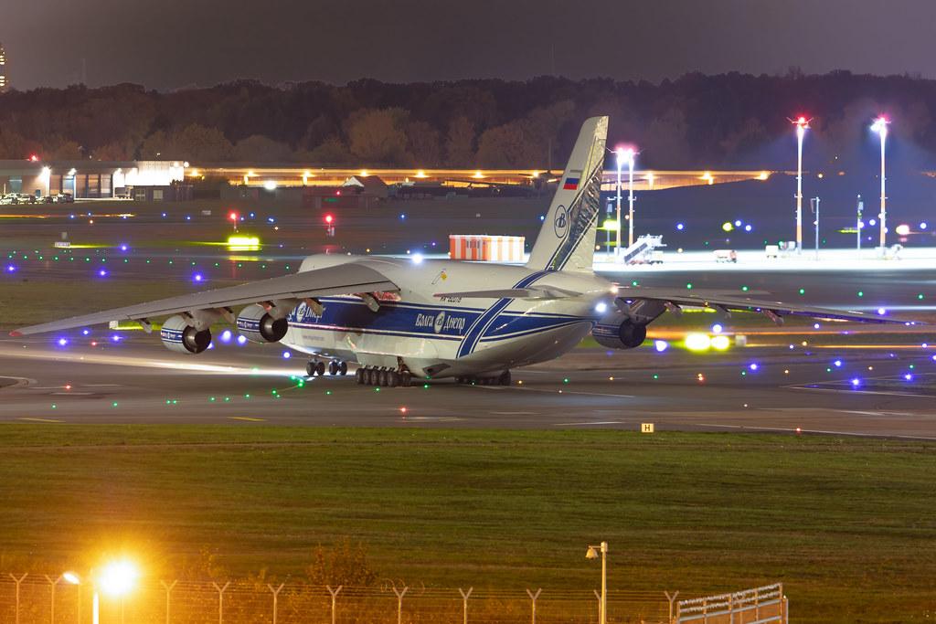 Hamburg Airport: Volga-Dnepr Airlines (VI / VDA) |  Antonov An-124 A124 | RA-82078 | MSN 9773054559153
