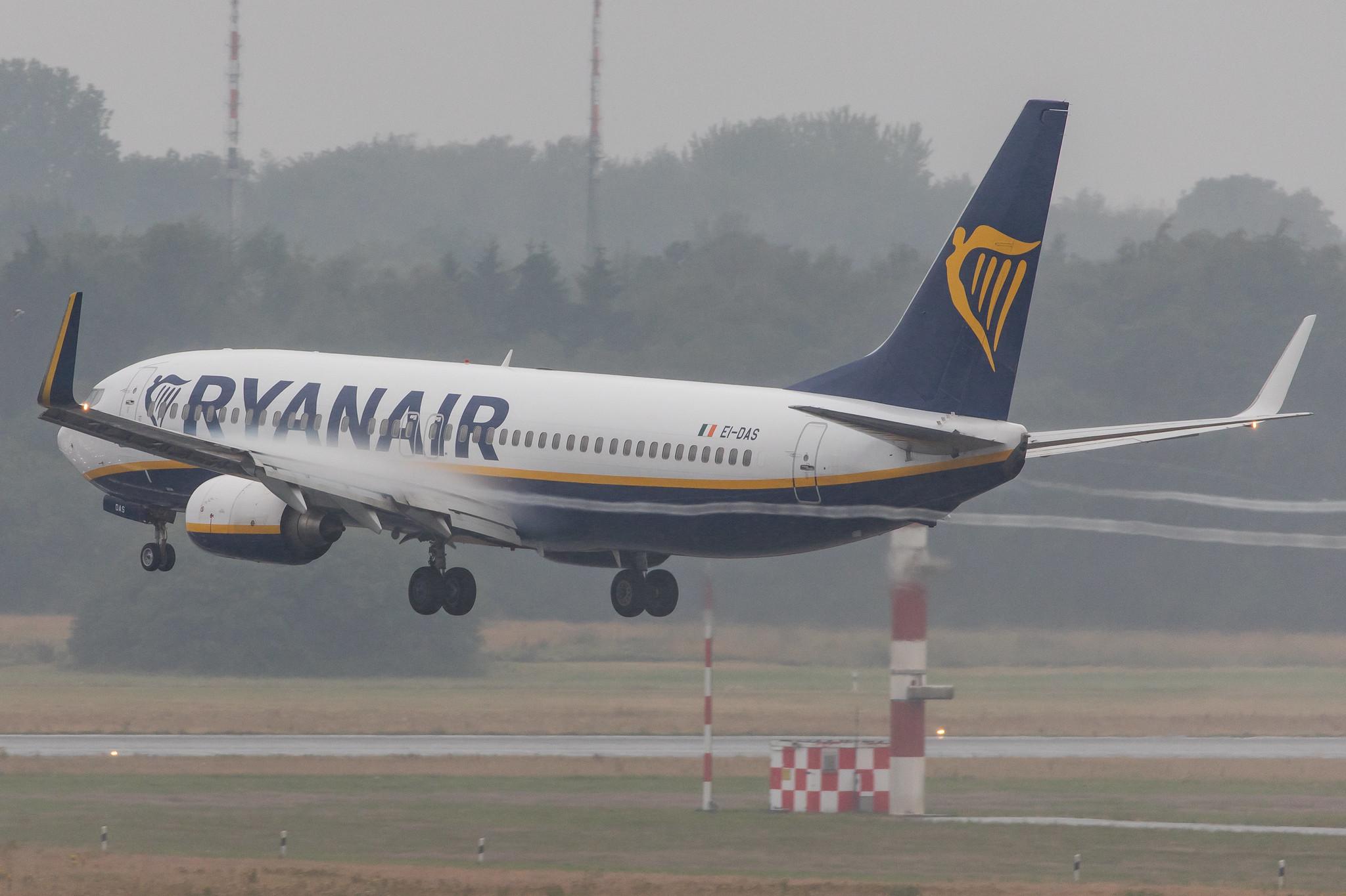 Hamburg Airport: Ryanair (FR / RYR) |  Boeing 737-8AS B738 | EI-DAS | MSN 33553