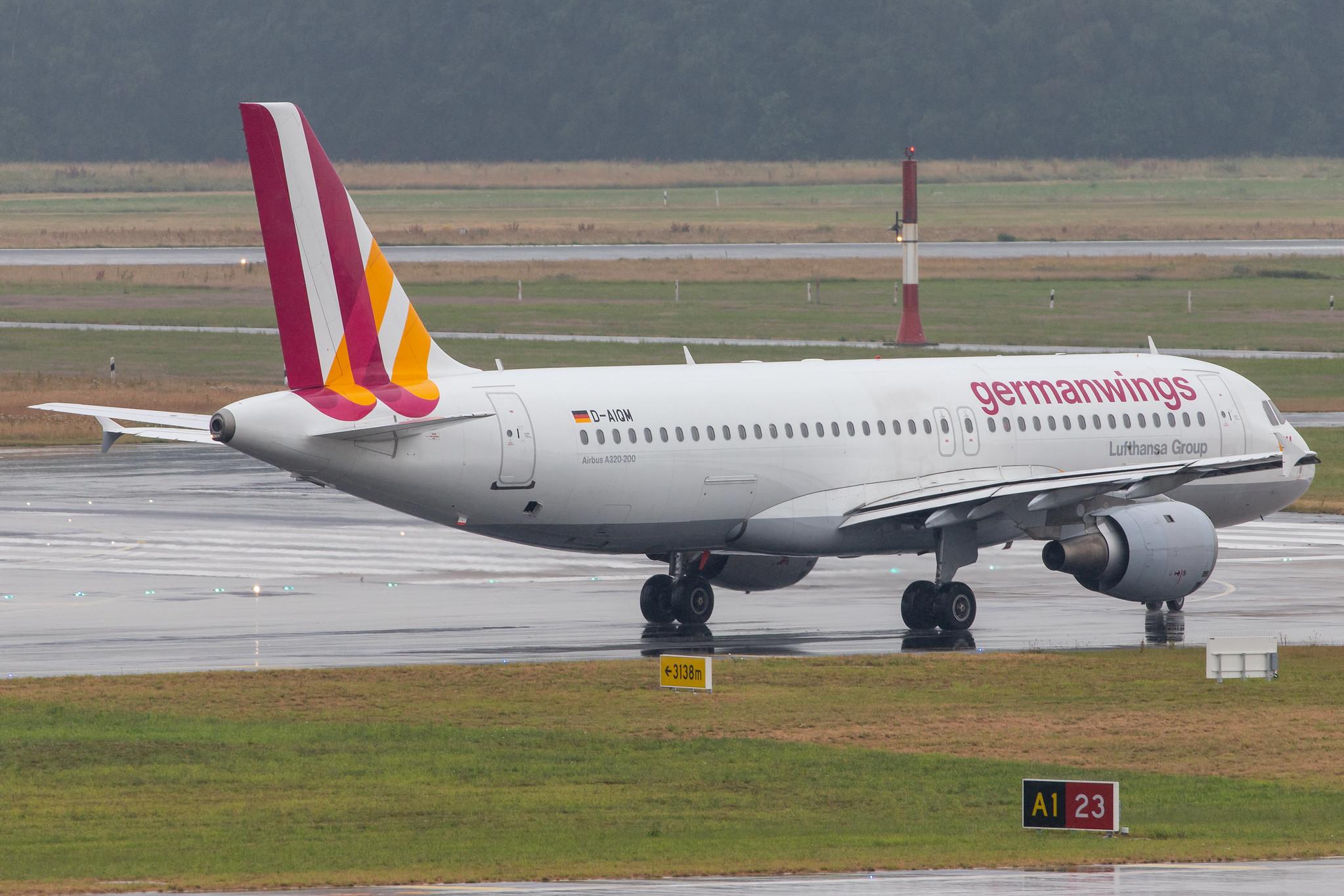 Hamburg Airport: Eurowings (EW / EWG) | Operator: Germanwings |  Airbus A320-211 A320 | D-AIQM | MSN 0268