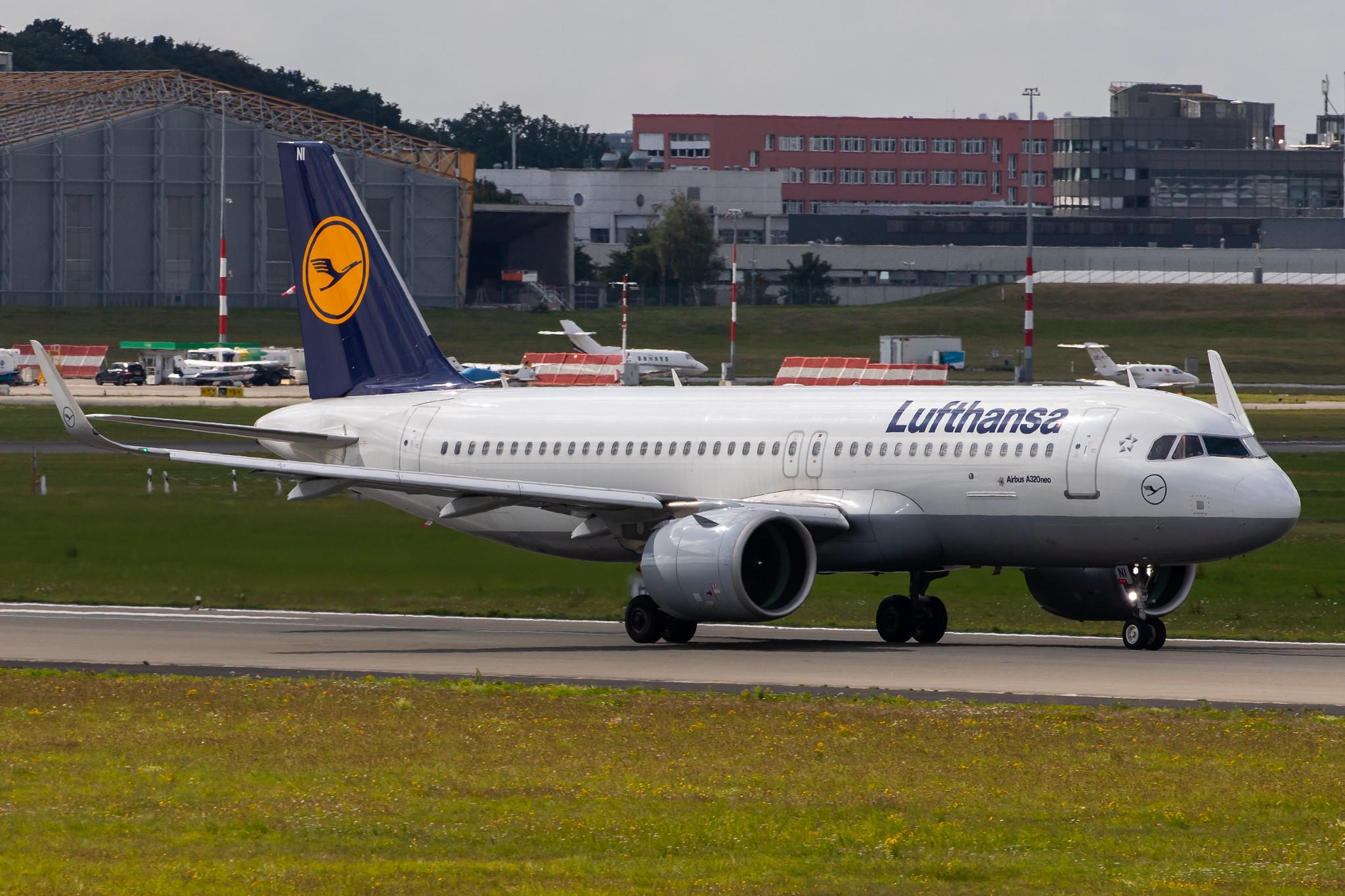 Hamburg Airport: Lufthansa (LH / DLH) |  Airbus A320-271N A20N | D-AINI | MSN 7710