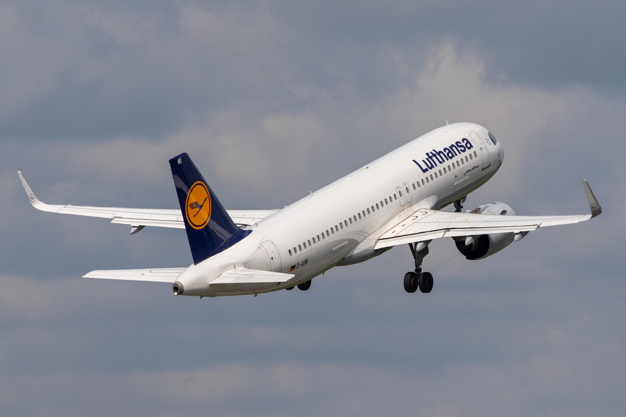 Hamburg Airport: Lufthansa (LH / DLH) |  Airbus A320-271N A20N | D-AINI | MSN 7710