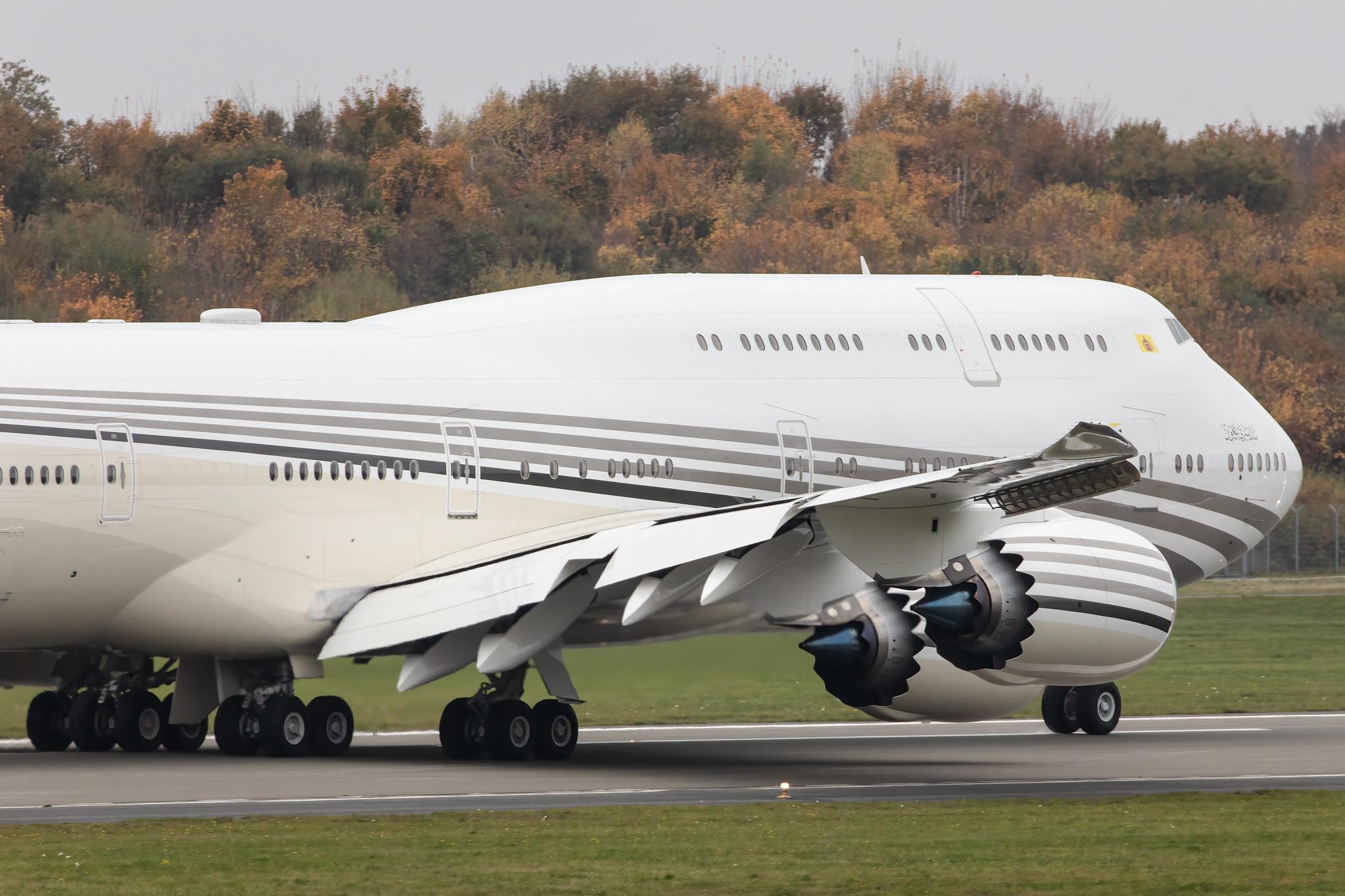 Hamburg Airport: Brunei Government |  Boeing 747-8LQ(BBJ) B748 | V8-BKH | MSN 41060