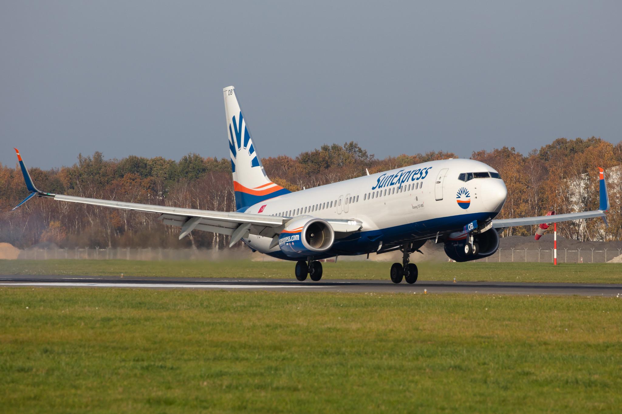 Hamburg Airport: SunExpress (XQ / SXS) |  Boeing 737-8HC B738 | TC-SOB | MSN 61175