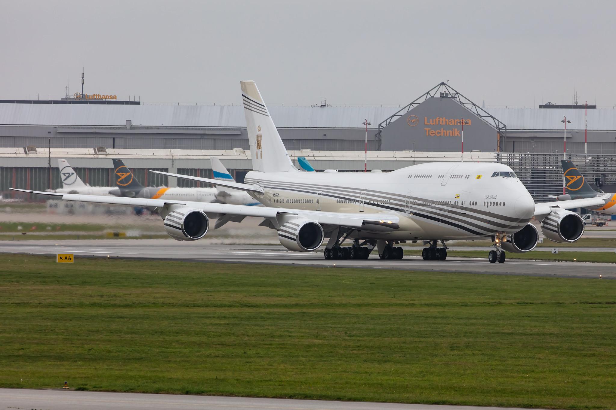 Hamburg Airport: Brunei Government |  Boeing 747-8LQ(BBJ) B748 | V8-BKH | MSN 41060