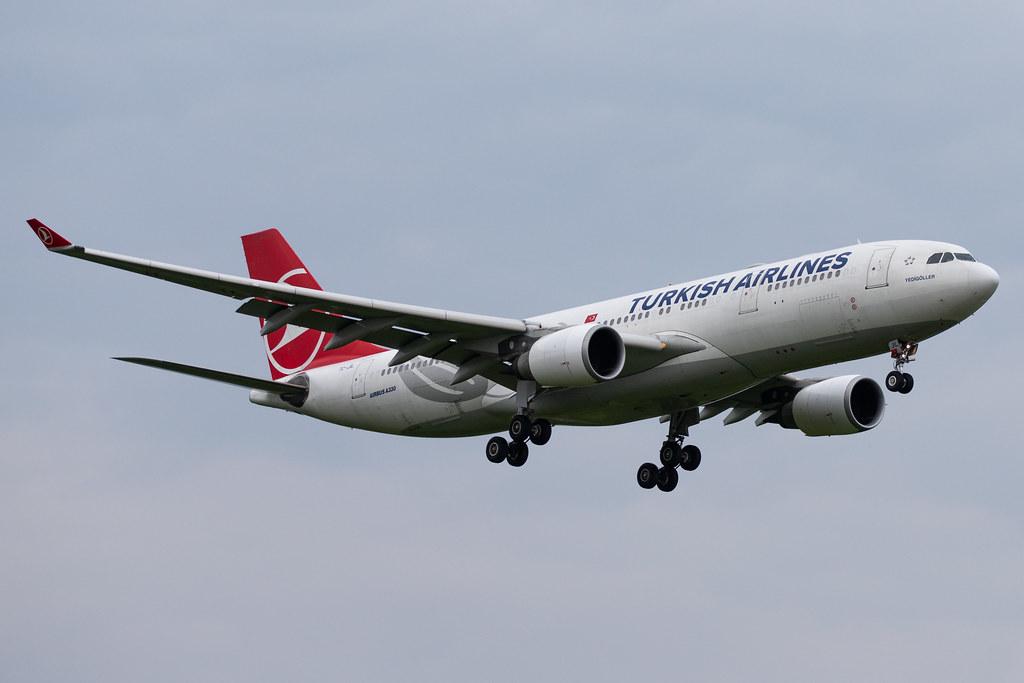 Hamburg Airport: Turkish Airlines (TK / THY) |  Airbus A330-203 A332 | TC-JIL | MSN 0882