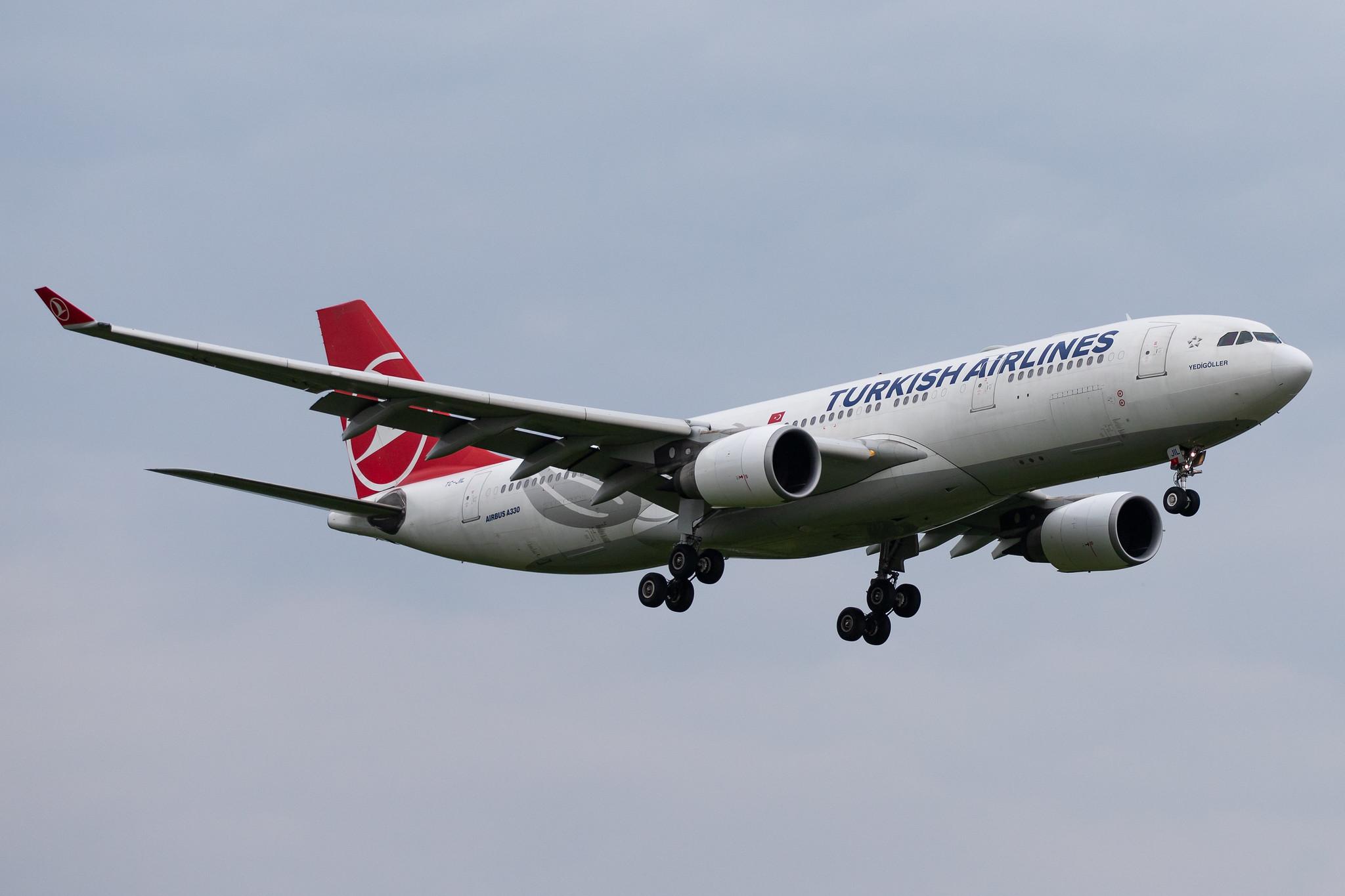 Hamburg Airport: Turkish Airlines (TK / THY) |  Airbus A330-203 A332 | TC-JIL | MSN 0882
