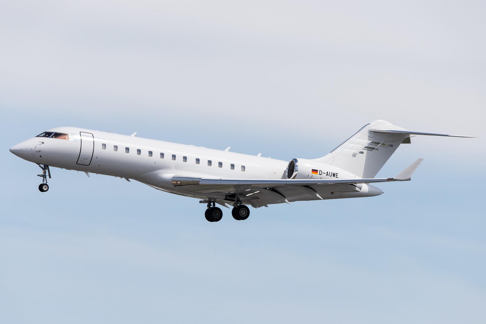 Hamburg Airport: FAI rent-a-jet |  Bombardier Global Express GLEX | D-AUWE | MSN 9060