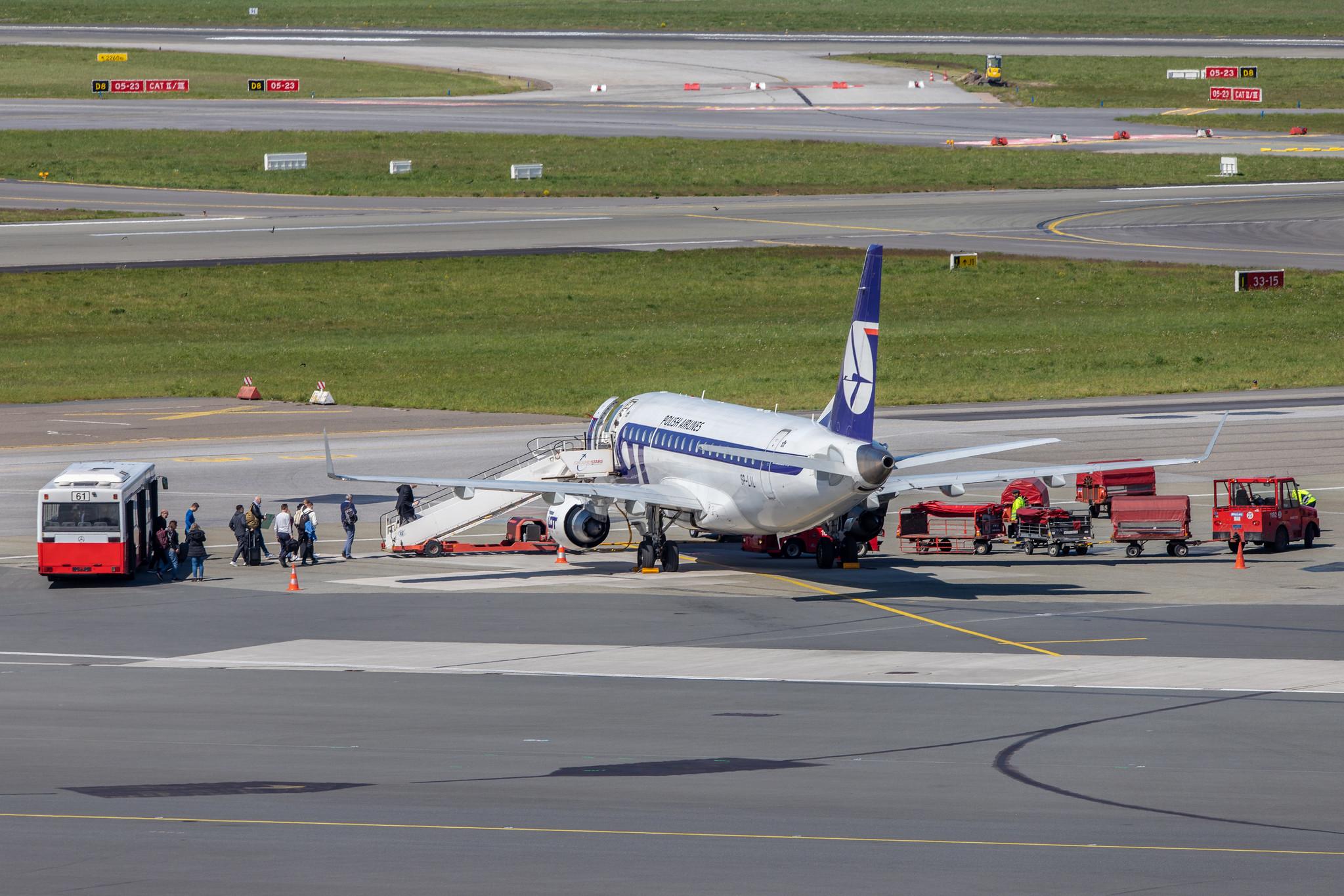 Hamburg Airport: LOT (LO / LOT) |  Embraer E175LR E75S | SP-LIL | MSN 17000306