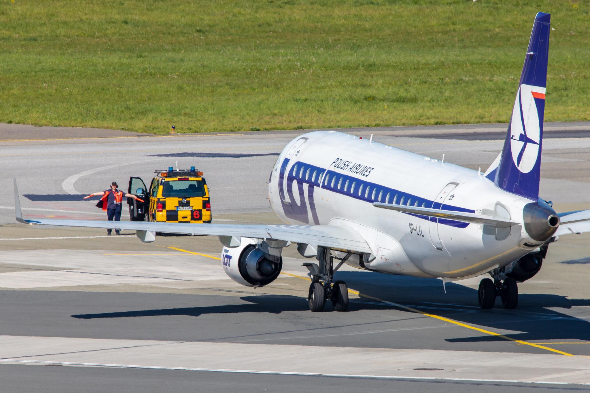 Hamburg Airport: LOT (LO / LOT) |  Embraer E175LR E75S | SP-LIL | MSN 17000306