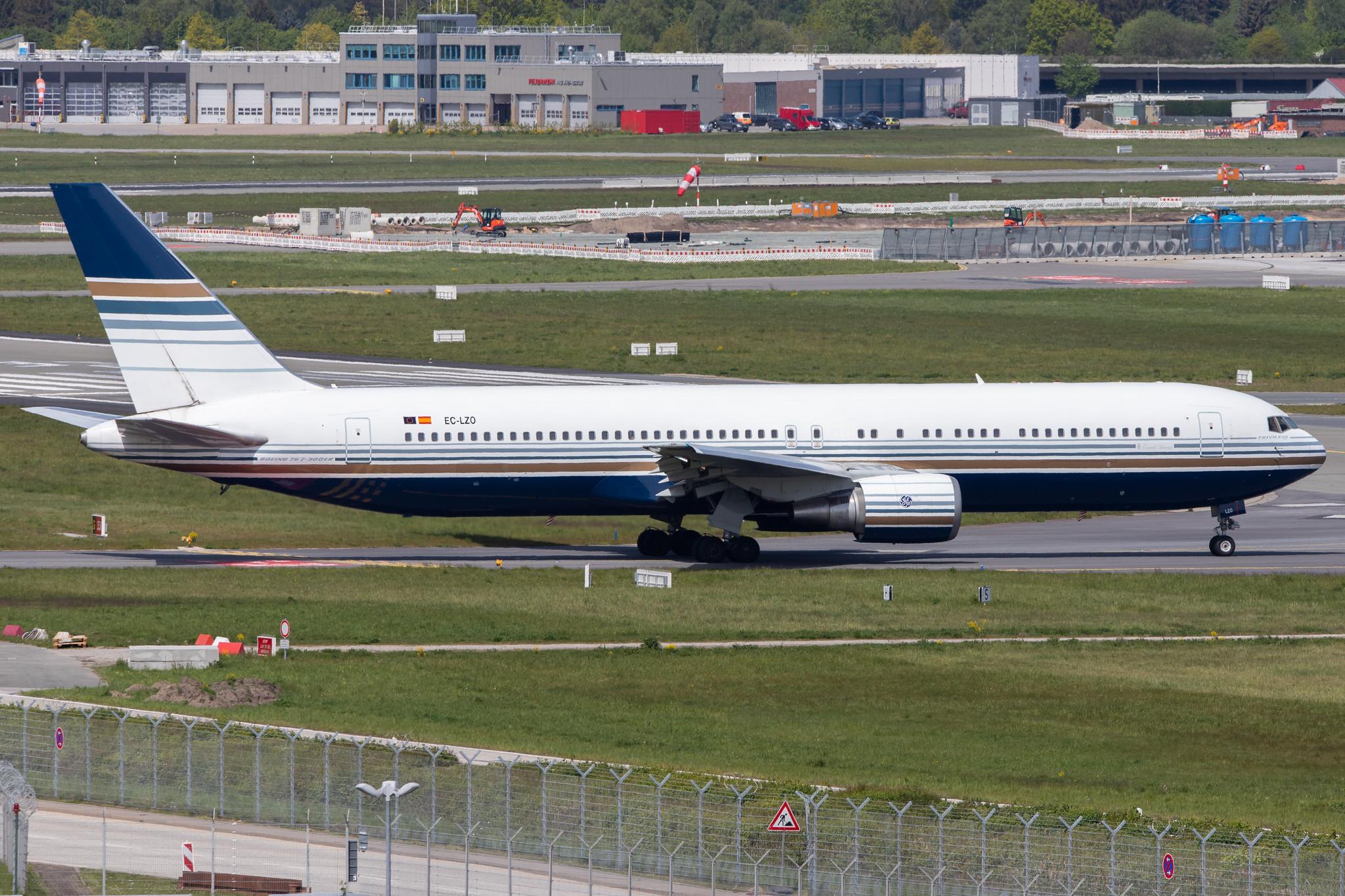 Hamburg Airport: Privilege Style (P6 / PVG) |  Boeing 767-35D(ER) B763 | EC-LZO | MSN 27902