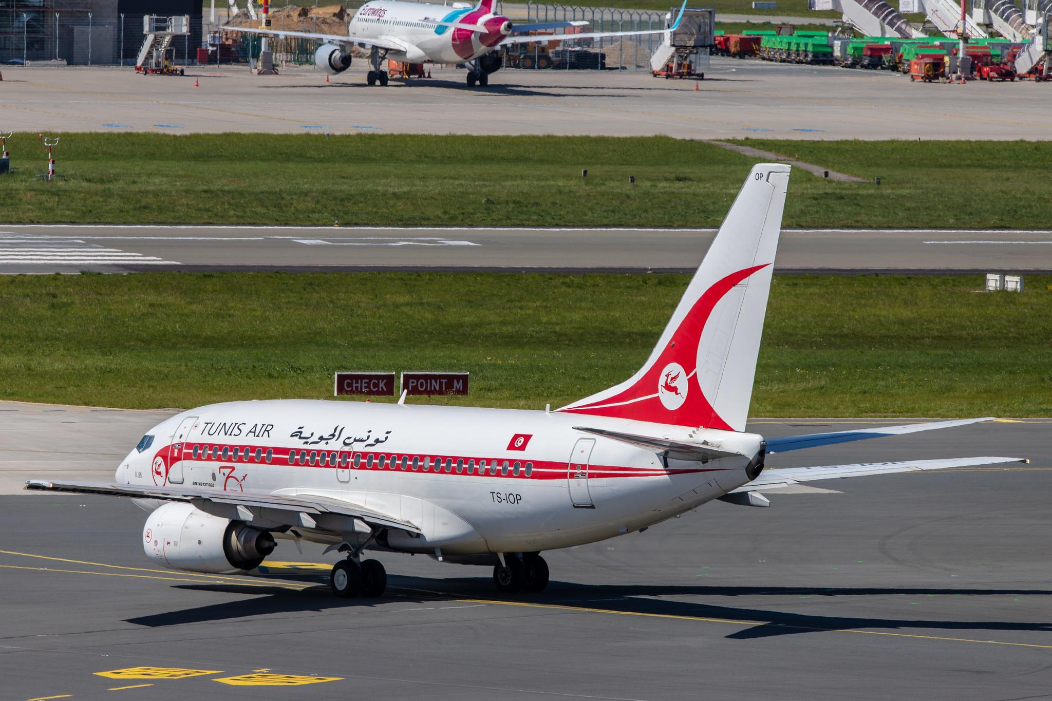 Hamburg Airport: Tunisair (TU / TAR) |  Livery: Retro Livery |  Boeing 737-6H3 B736 | TS-IOP | MSN 29500