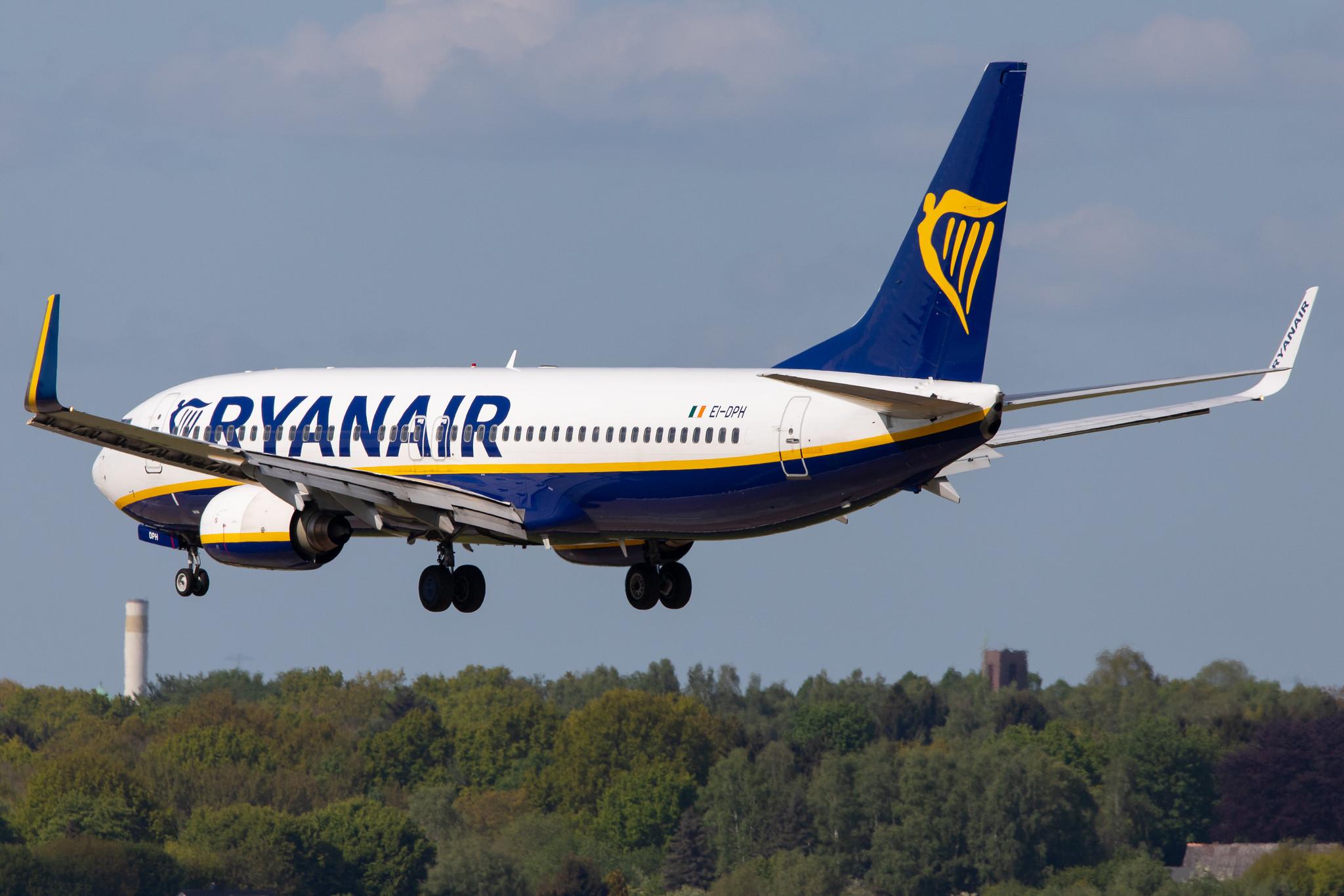 Hamburg Airport: Ryanair (FR / RYR) |  Boeing 737-8AS B738 | EI-DPH | MSN 33624