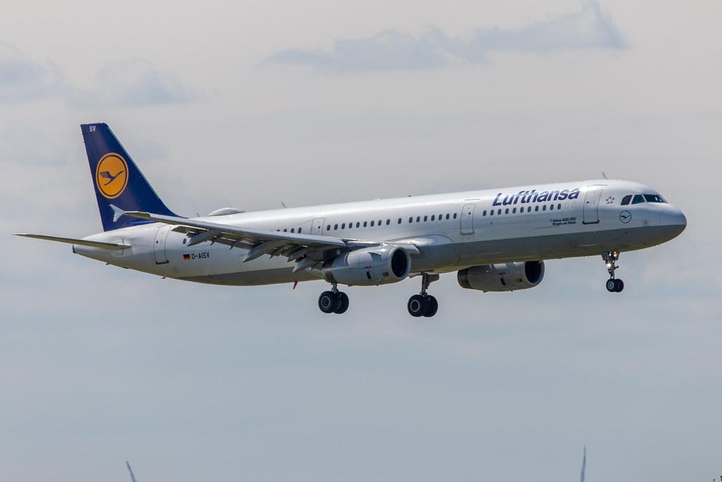 Hamburg Airport: Lufthansa (LH / DLH) |  Airbus A321-231 A321 | D-AISV | MSN 4050