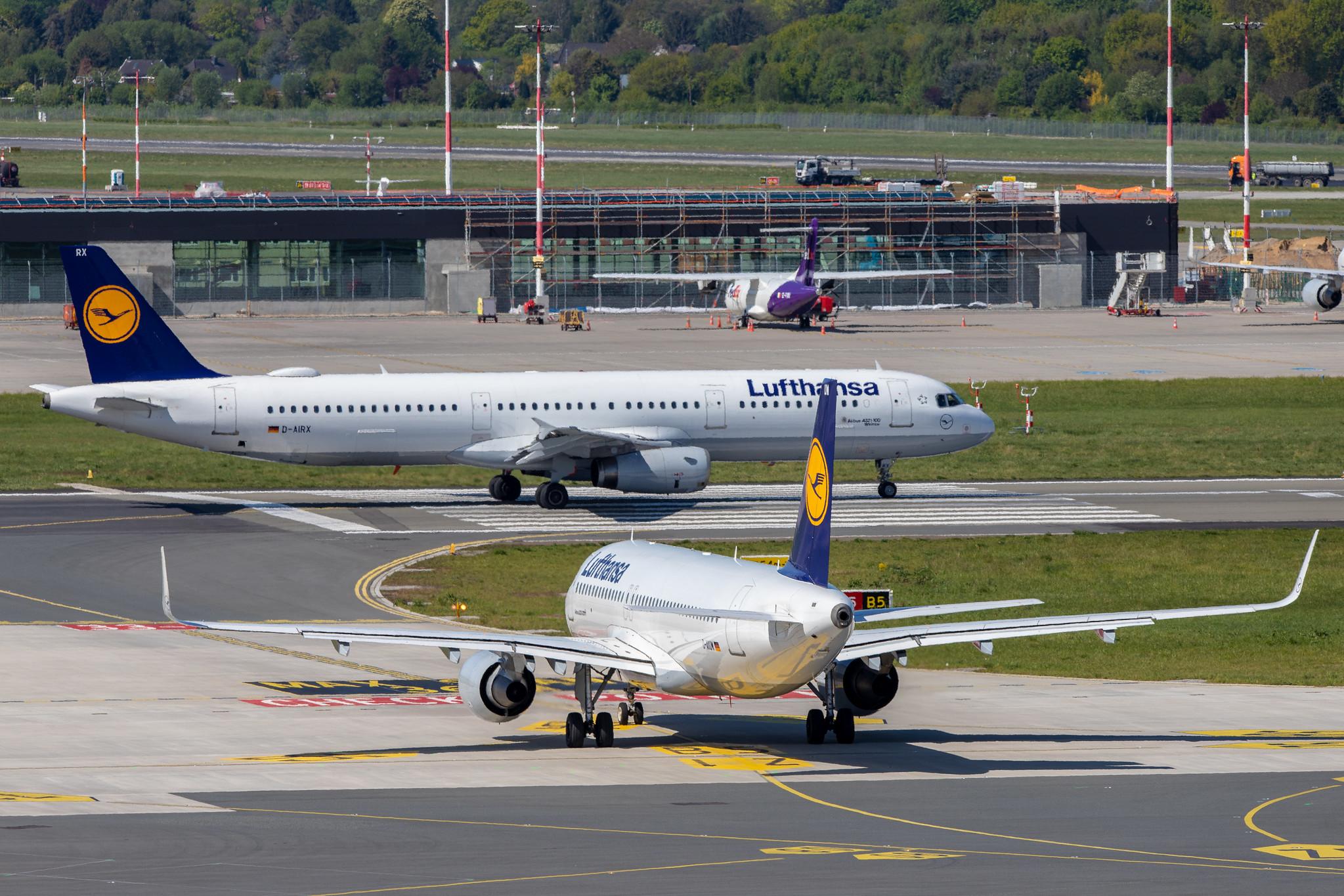 Hamburg Airport: Lufthansa (LH / DLH) |  Airbus A320-214 A320 | D-AIUW | MSN 7251