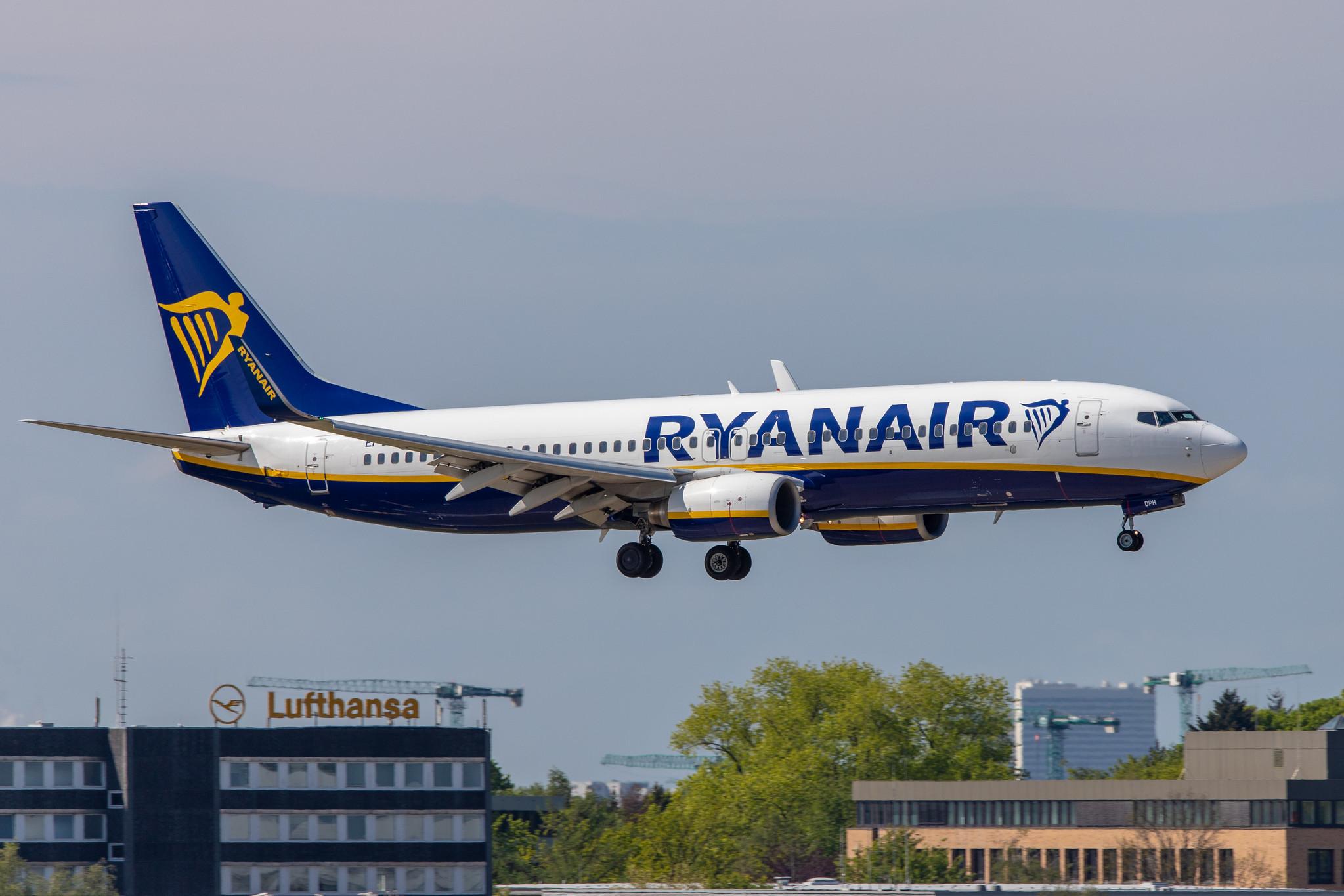 Hamburg Airport: Ryanair (FR / RYR) |  Boeing 737-8AS B738 | EI-DPH | MSN 33624
