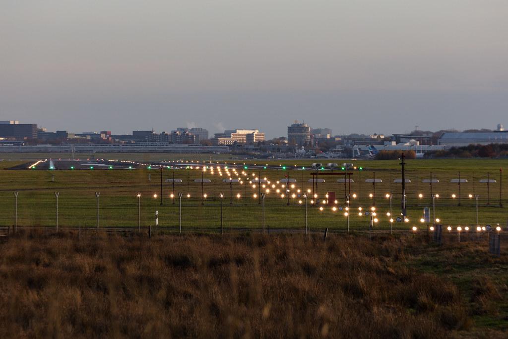 Hamburg Airport: Anflugbefeuerung ALS |