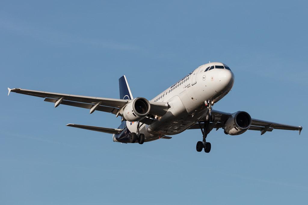 Hamburg Airport: Lufthansa (LH / DLH) |  Airbus A319-114 A319 | D-AILL | MSN 0689