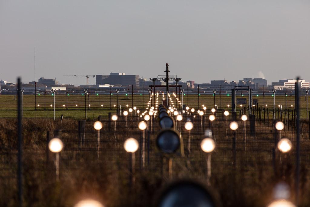Hamburg Airport: Anflugbefeuerung ALS |