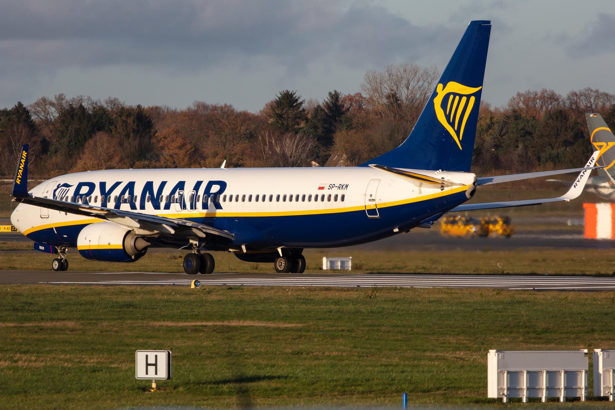 Hamburg Airport: Ryanair (FR / RYR) | Operator: Ryanair Sun |  Boeing 737-8AS B738 | SP-RKM | MSN 44787