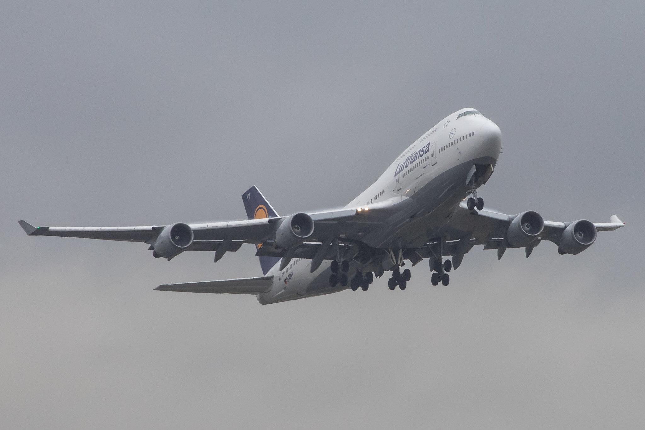 Frankfurt Airport: Lufthansa (LH / DLH) |  Boeing 747-430 B744 | D-ABVY | MSN 29869