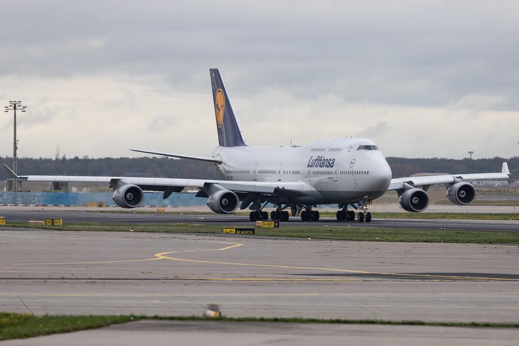 Frankfurt Airport: Lufthansa (LH / DLH) |  Boeing 747-430 B744 | D-ABVT | MSN 28287