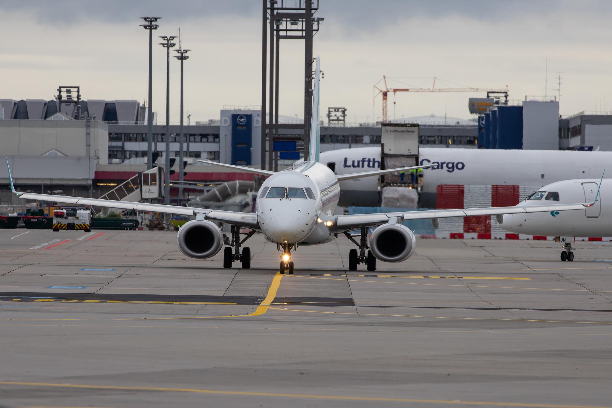 Frankfurt Airport: Air Dolomiti (EN / DLA) |  Embraer E195LR E195 | I-ADJS | MSN 19000597