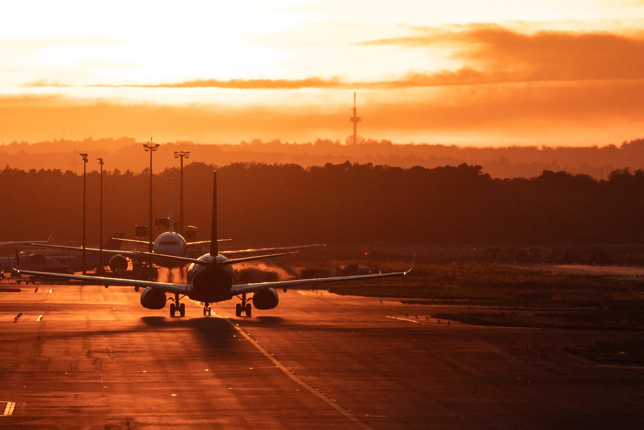 Frankfurt Airport: Ryanair (FR / RYR) |  Boeing 737-8AS B738 | EI-FIV | MSN 44705