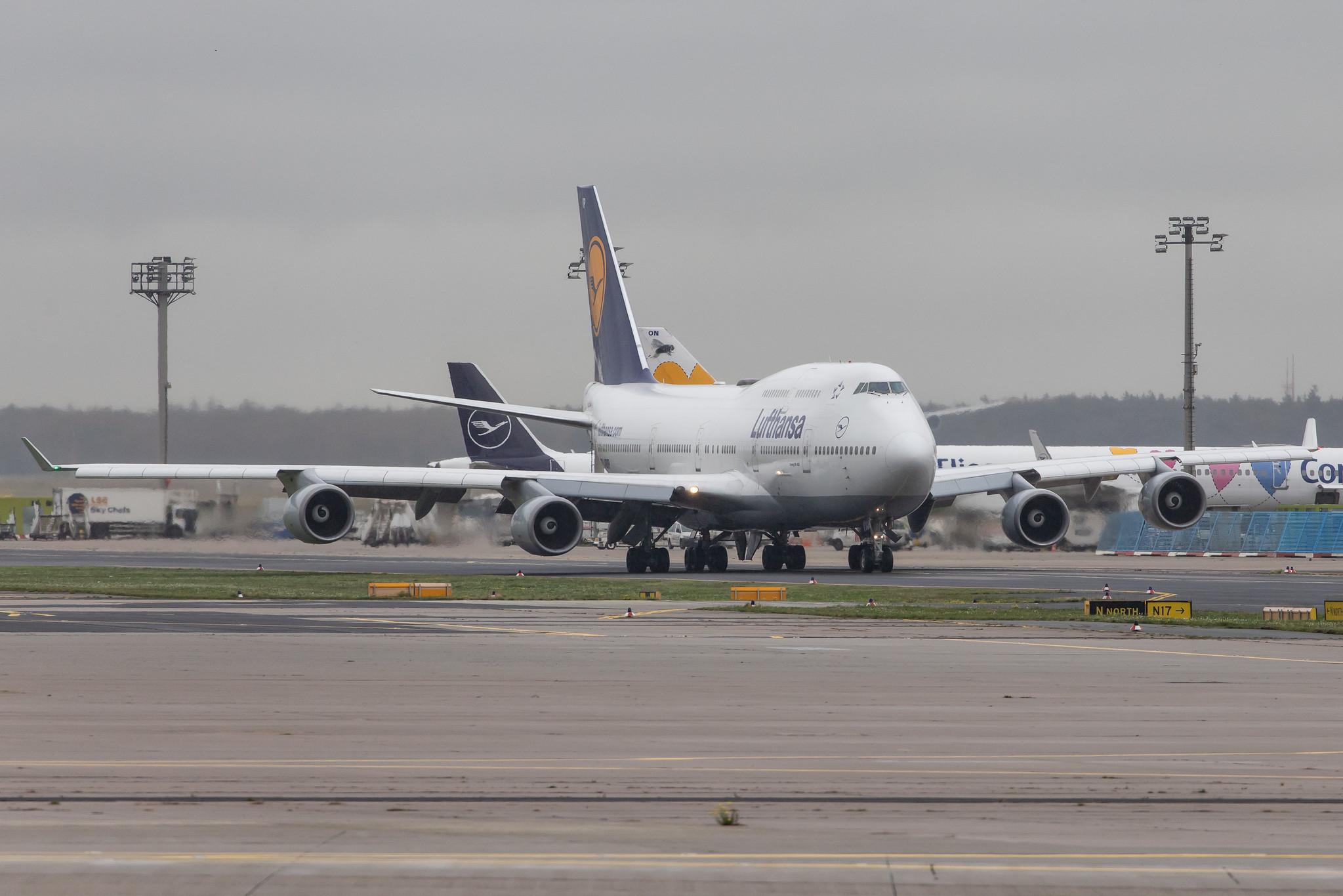 Frankfurt Airport: Lufthansa (LH / DLH) |  Boeing 747-430 B744 | D-ABVP | MSN 28284