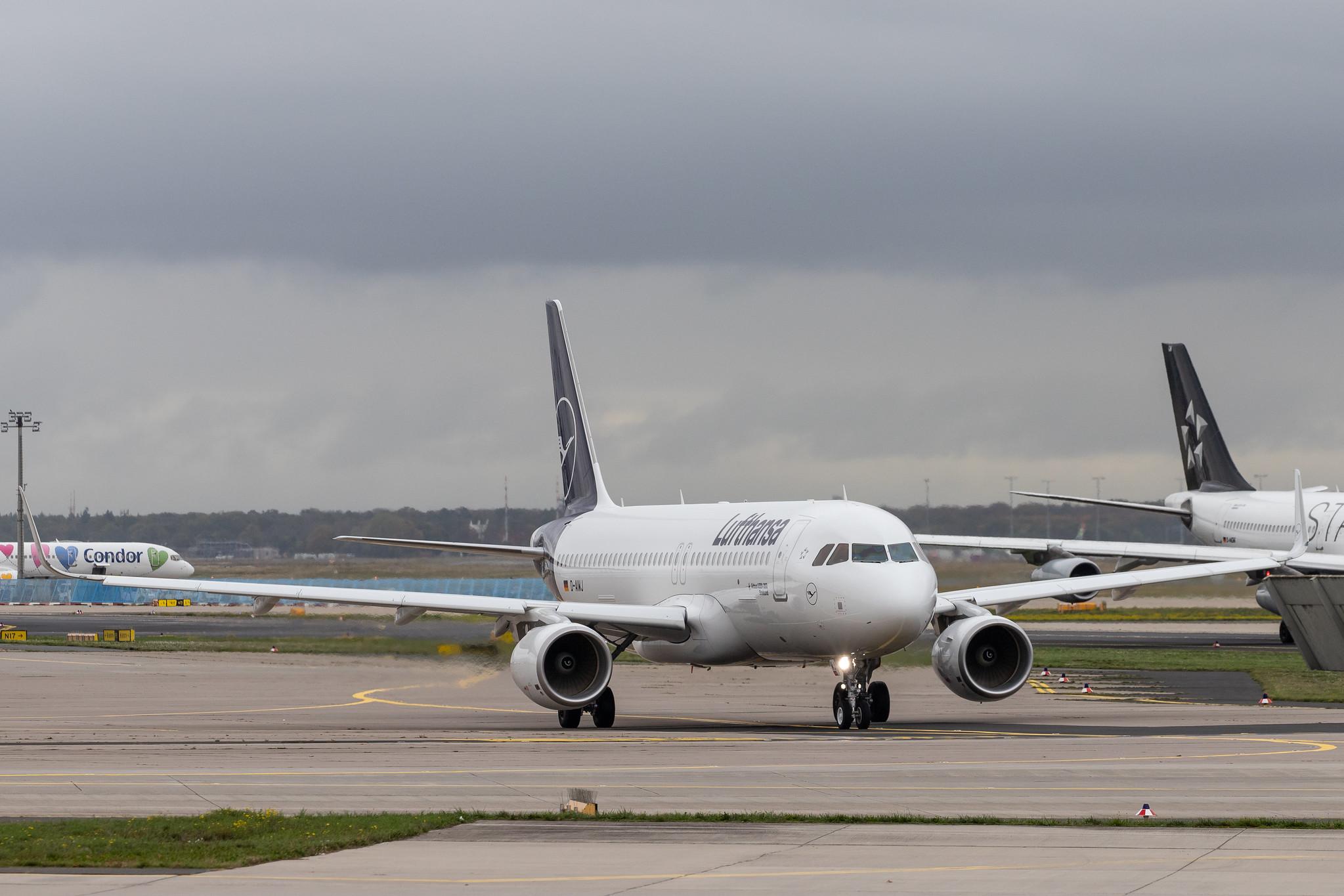 Frankfurt Airport: Lufthansa (LH / DLH) |  Airbus A320-214 A320 | D-AIWJ | MSN 9052
