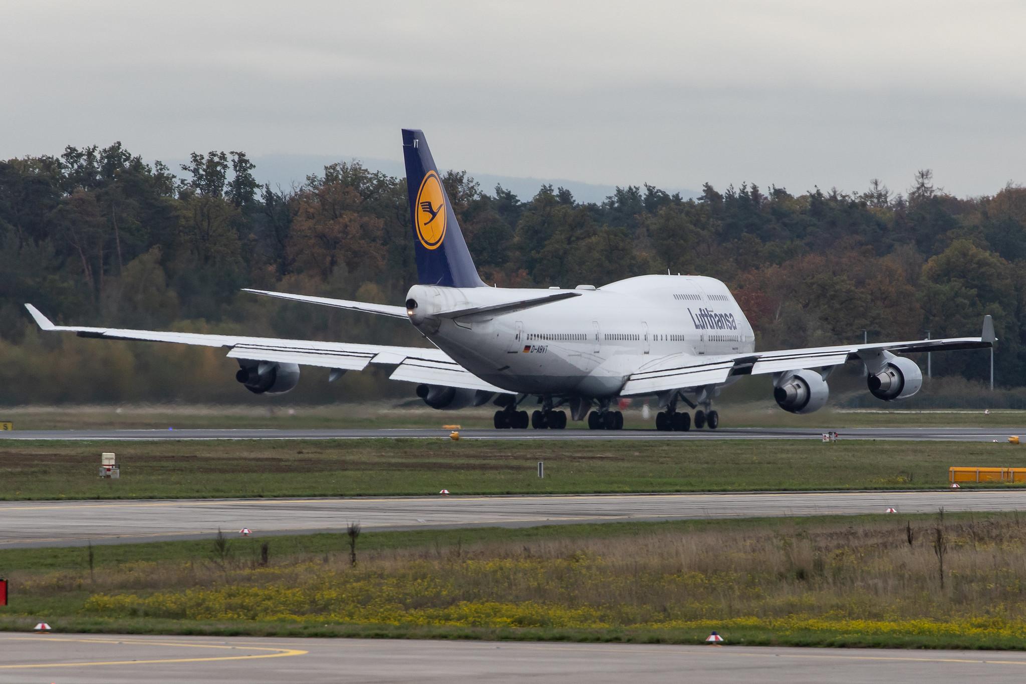 Frankfurt Airport: Lufthansa (LH / DLH) |  Boeing 747-430 B744 | D-ABVT | MSN 28287
