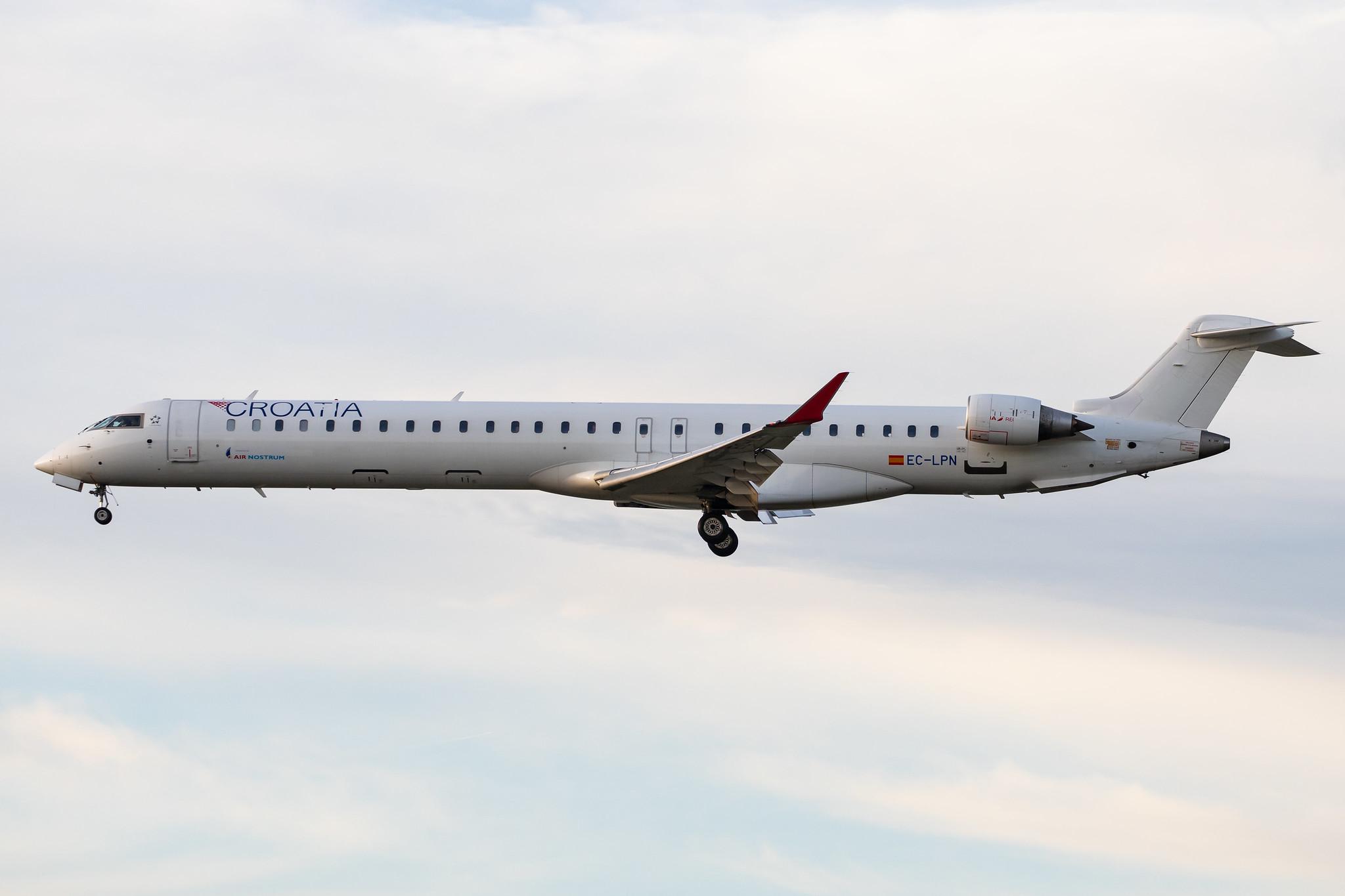 Frankfurt Airport: Iberia Regional (IB / IBE) | Operator: Air Nostrum |  Bombardier CRJ-1000 CRJX | EC-LPN | MSN 19022
