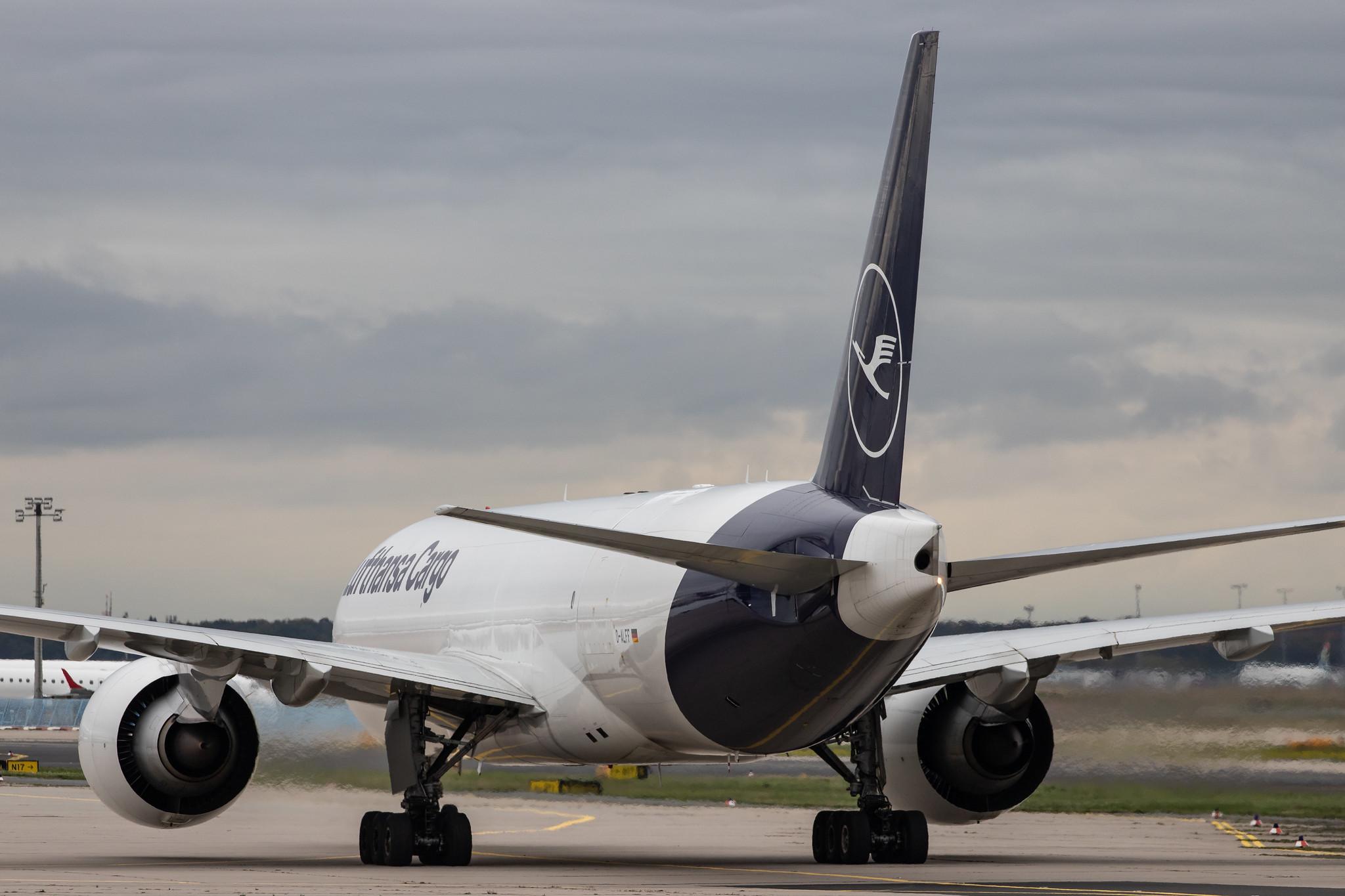 Frankfurt Airport: Lufthansa Cargo (/ GEC) |  Boeing 777-FBT B77L | D-ALFF | MSN 66089