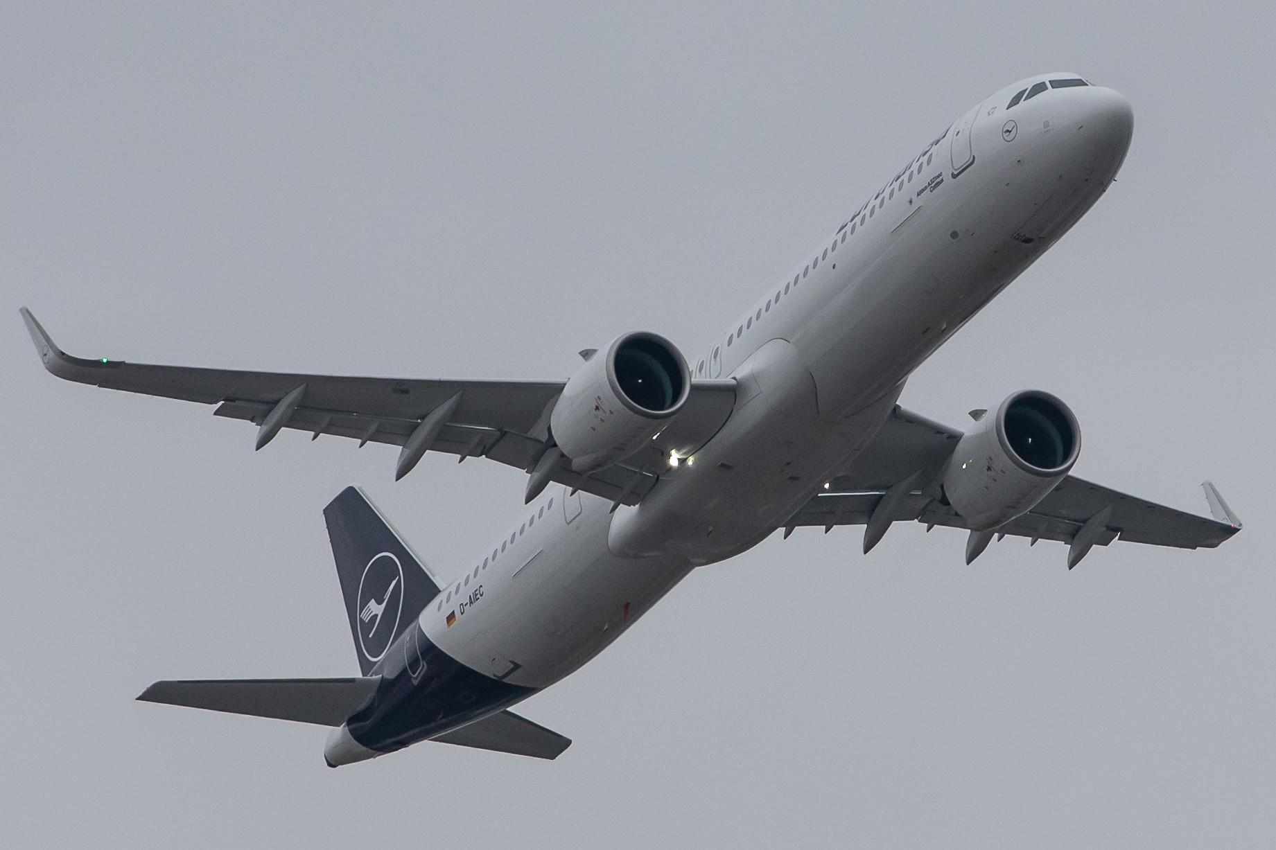 Frankfurt Airport: Lufthansa (LH / DLH) |  Airbus A321-271NX A21N | D-AIEC | MSN 8814